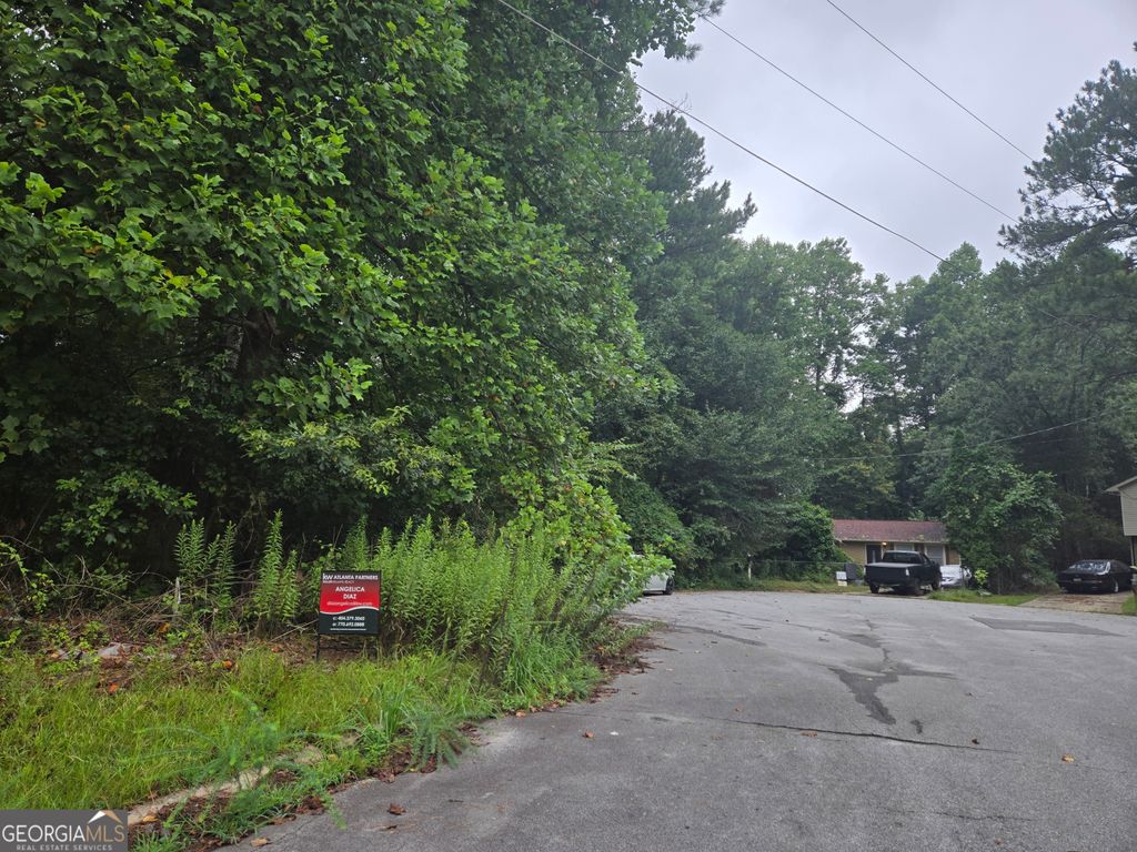 Photo of 8043 Sparrow Court, Jonesboro, GA 30238 (MLS # 10674845)