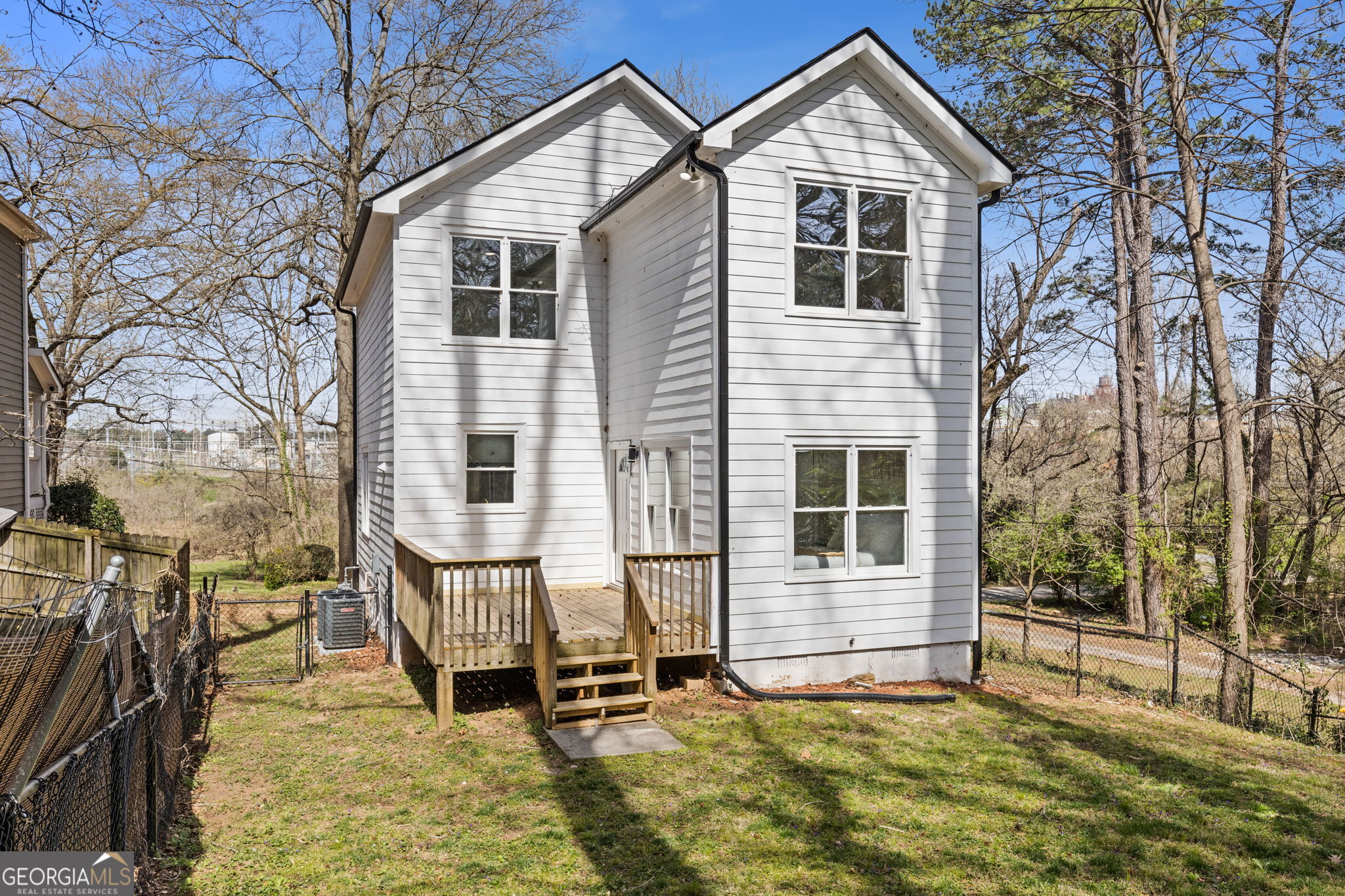 2453 PAUL AVE