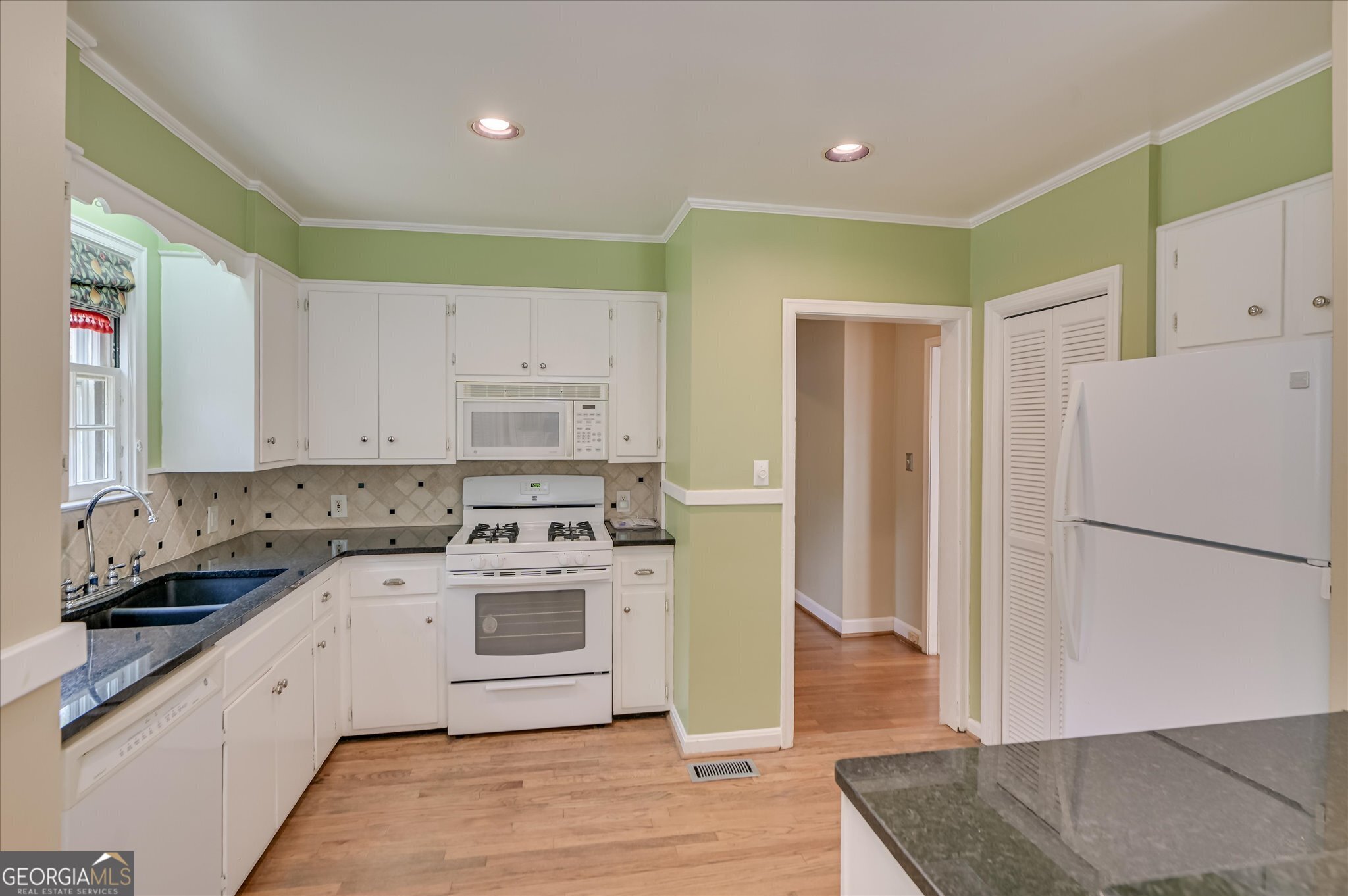 1216 Peachtree RD