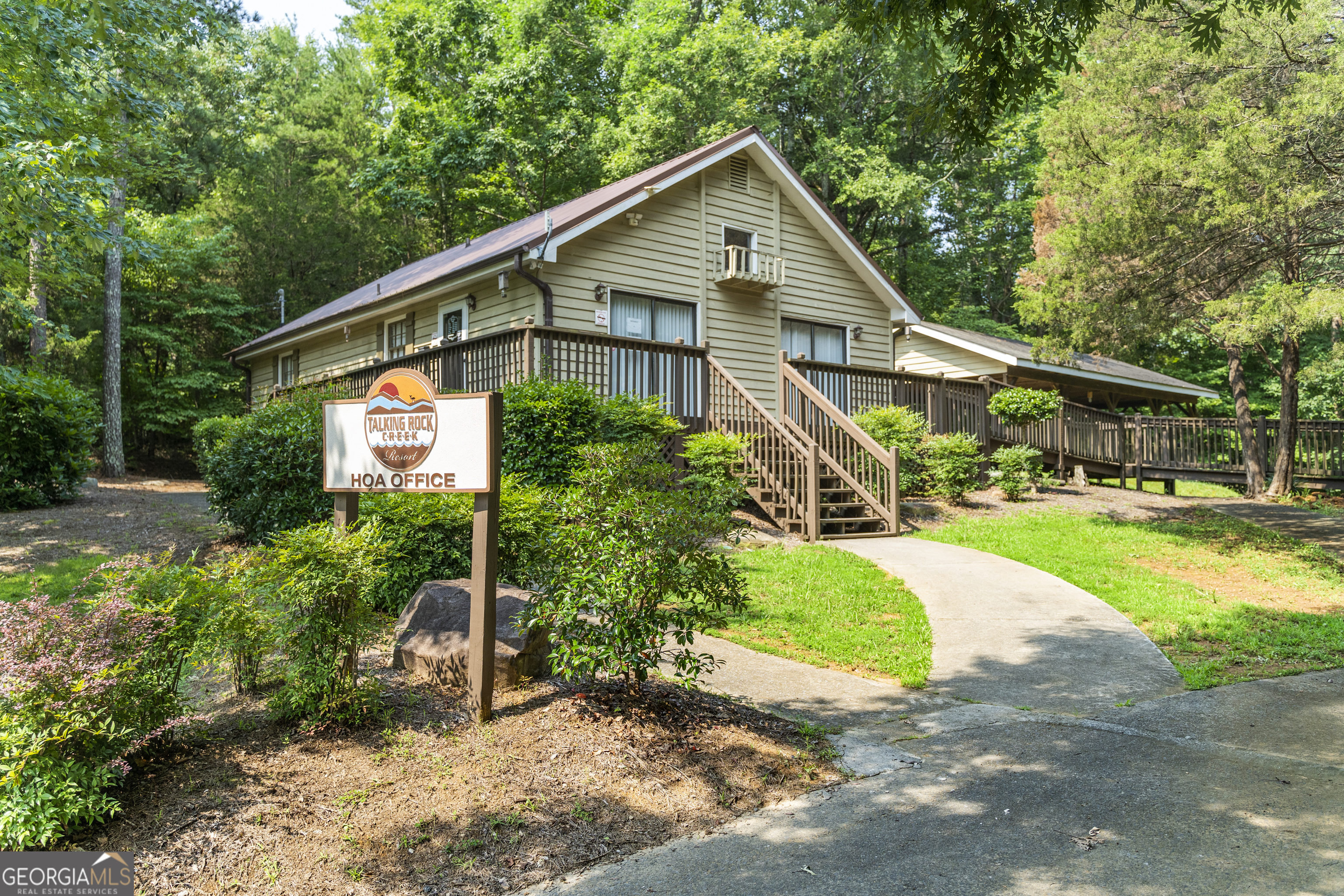 961 Trinton DR