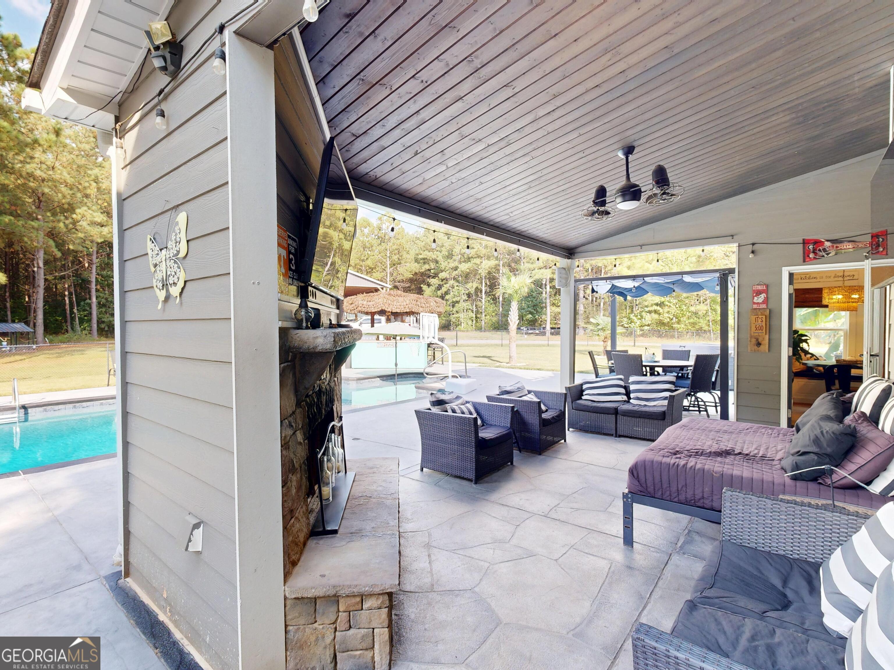 Senoia, Georgia 30276, United States, 5 Bedrooms Bedrooms, ,4 BathroomsBathrooms,Residential,Active,218858