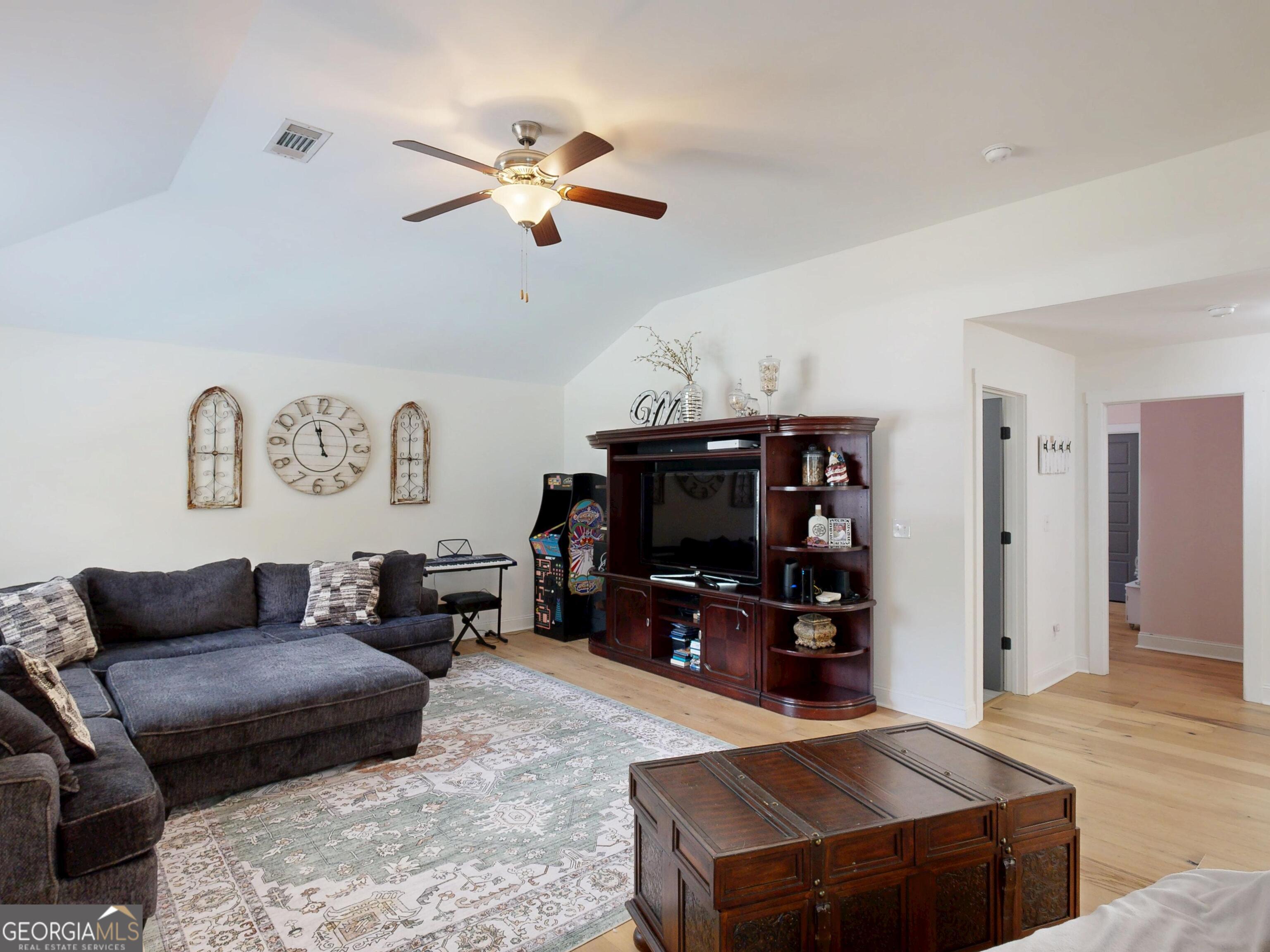 Senoia, Georgia 30276, United States, 5 Bedrooms Bedrooms, ,4 BathroomsBathrooms,Residential,Active,218858