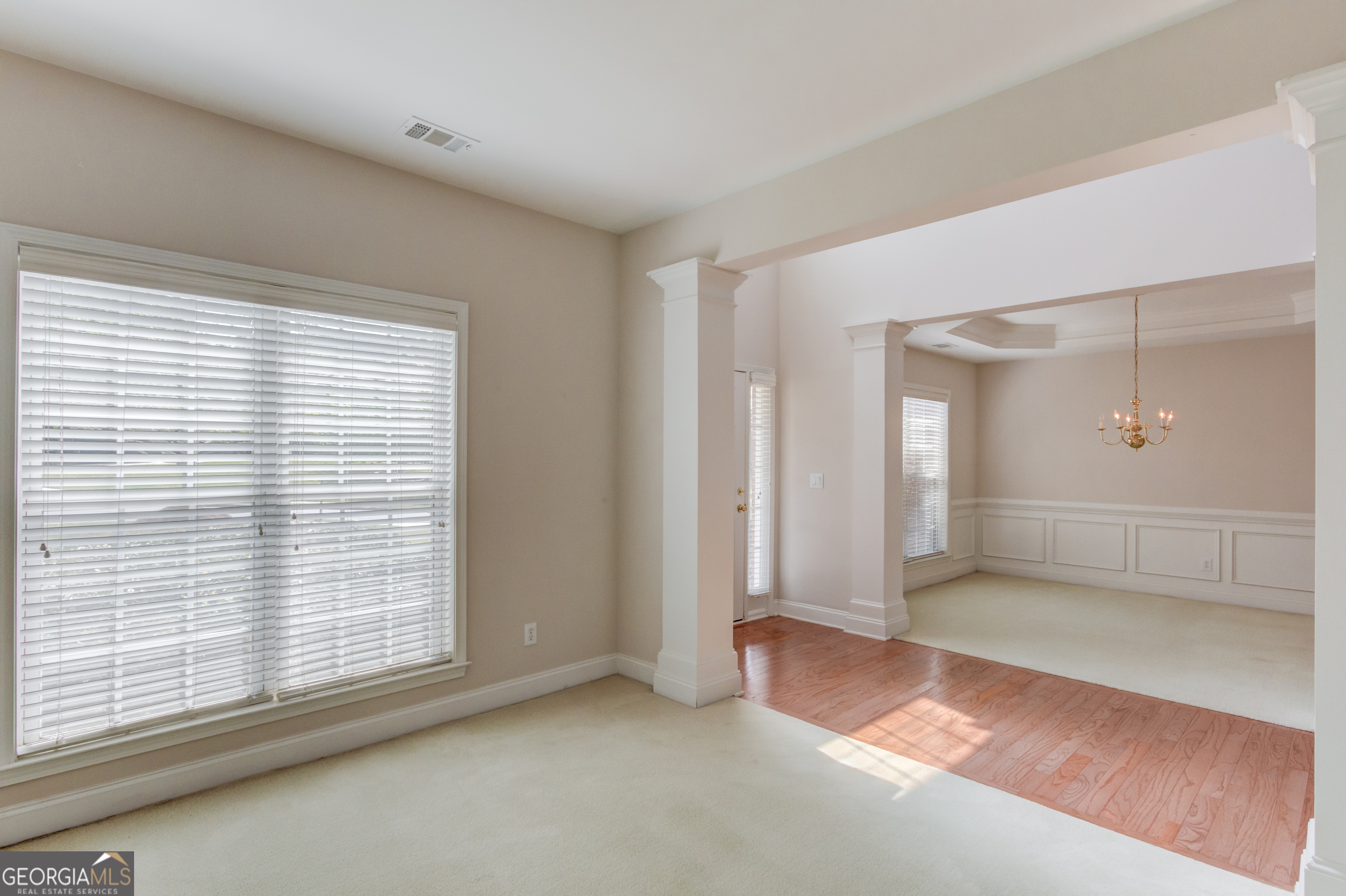 1840 Embassy Walk LN