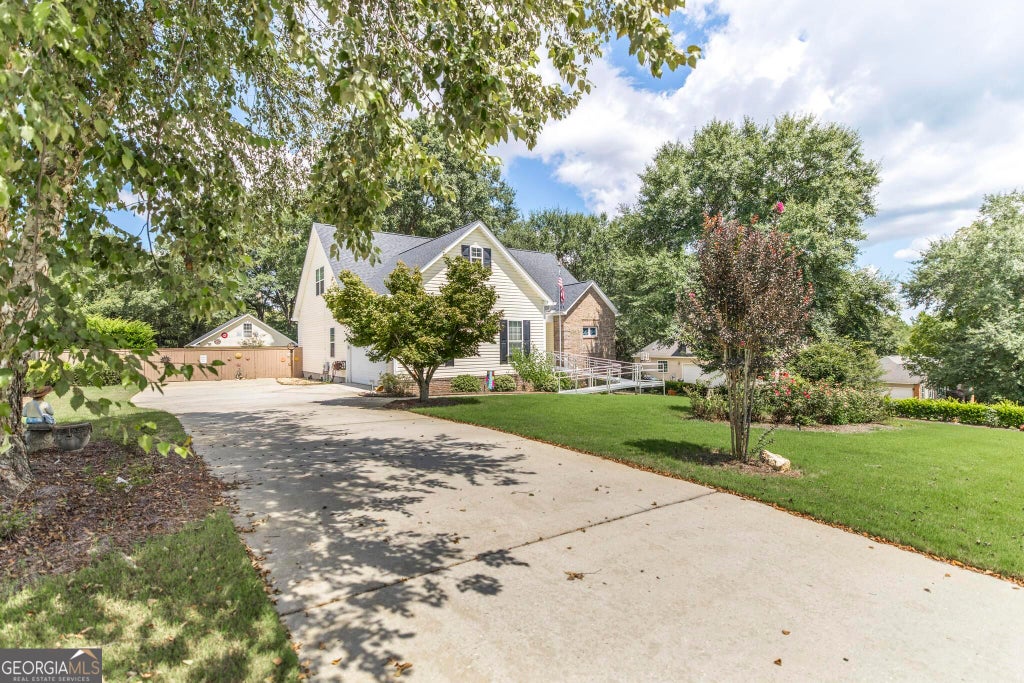 Photo of 250 Natchez Trace, Macon, GA 31216 (MLS # 10836832)