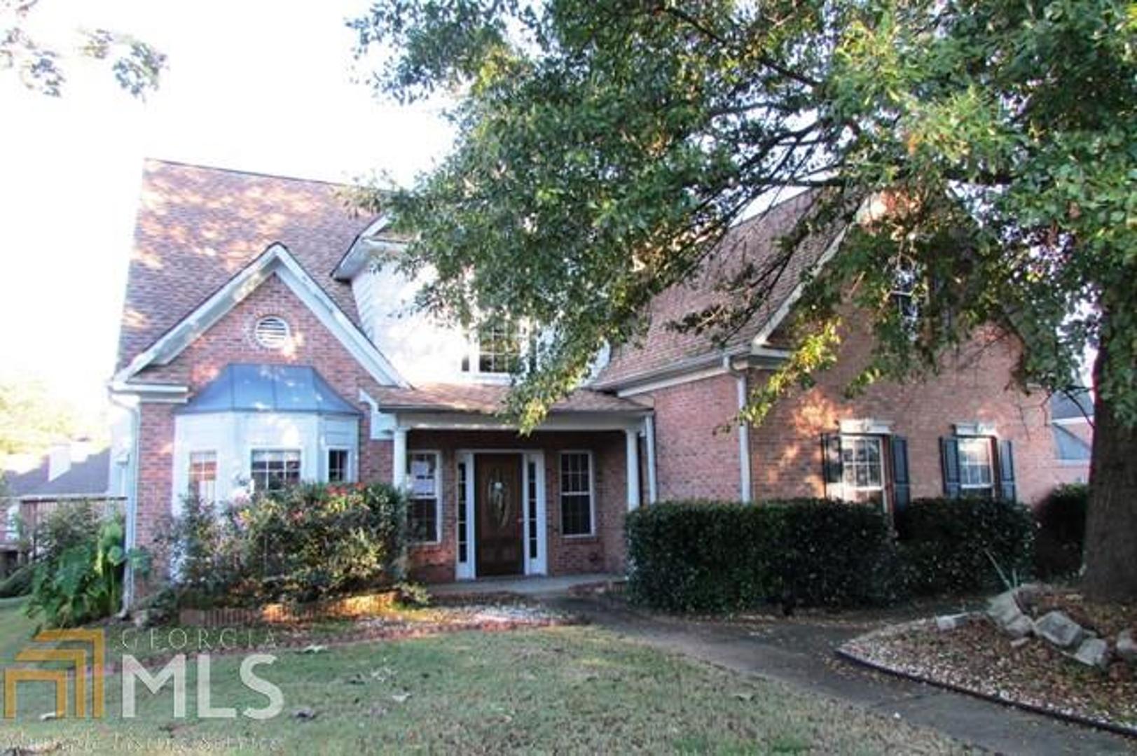Come see this great family home featuring lots of hardwood floor, great room with vaulted ceiling, formal dining room, spacious kitchen with breakfast area plus master bedroom on the main level. The upper level has two additional bedrooms plus a large bonus room or fourth bedroom. Choose FHA financing for $100 down payment option for owner occupant. Ask agent how!