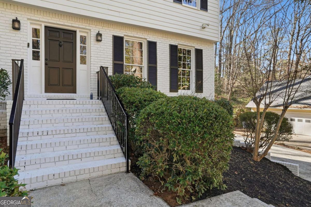 4040 Candler Lake West NE