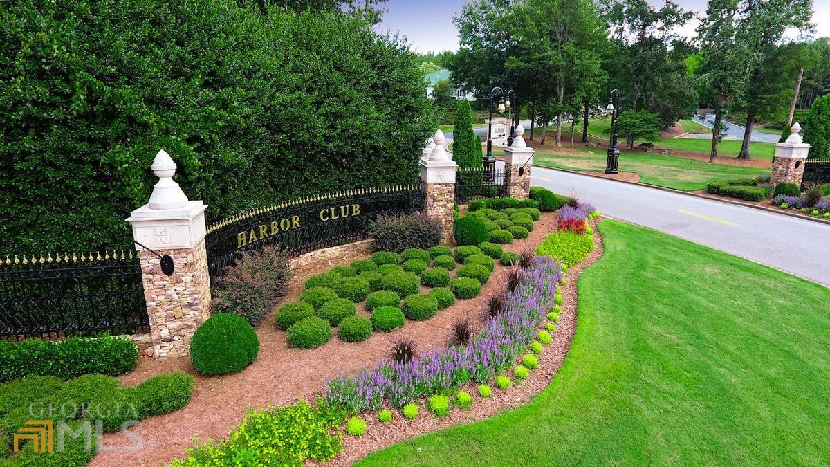 Harbor Club - Land