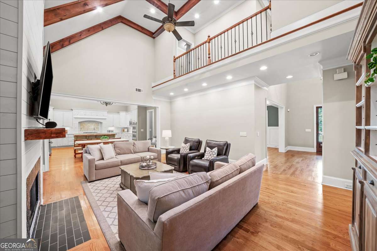 3542 Clubland DR