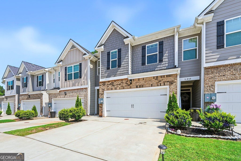 Photo of 102 Hampton Circle, McDonough, GA 30253 (MLS # 10852946)