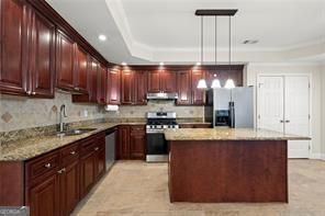 Alpharetta, Georgia 30022, United States, 7 Bedrooms Bedrooms, ,5 BathroomsBathrooms,Residential,Active,189513