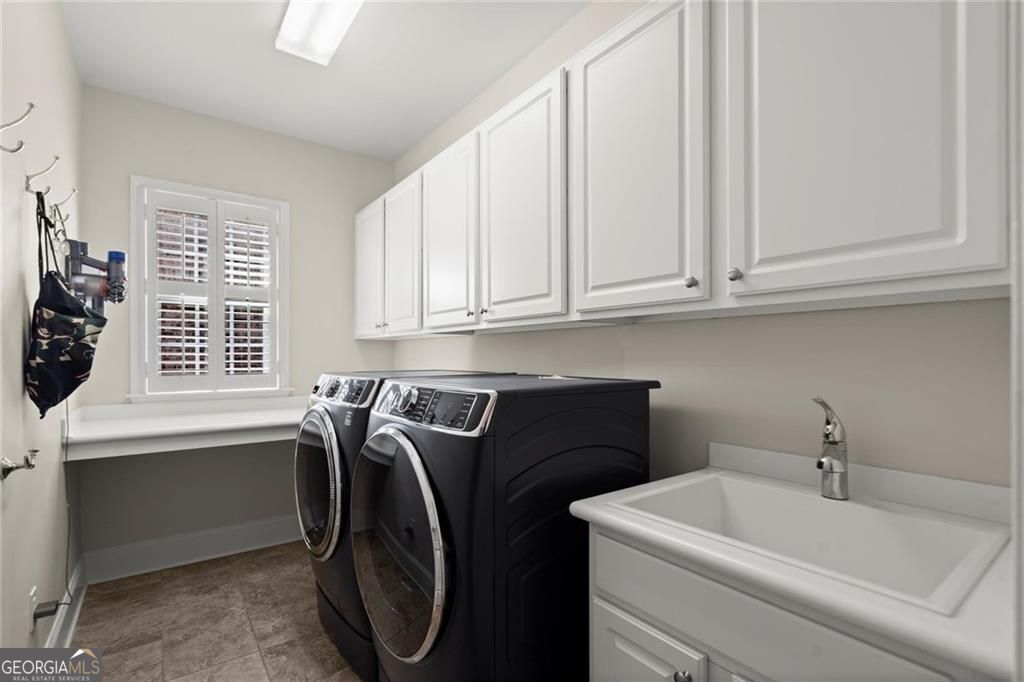 Alpharetta, Georgia 30022, United States, 7 Bedrooms Bedrooms, ,5 BathroomsBathrooms,Residential,Active,189513