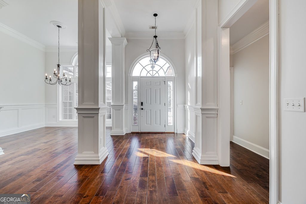 389 Chastain CIR
