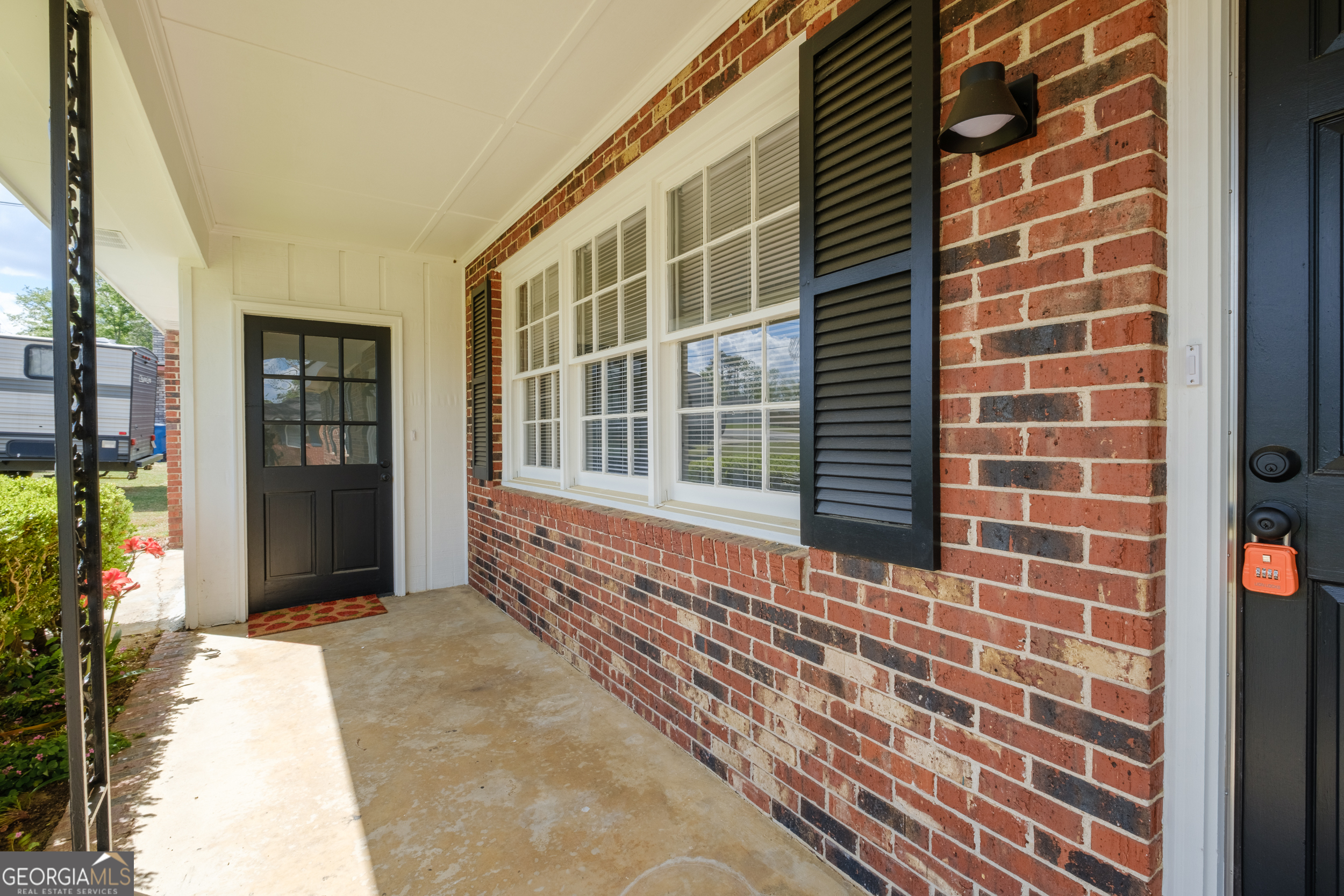 1806 North Maple Drive