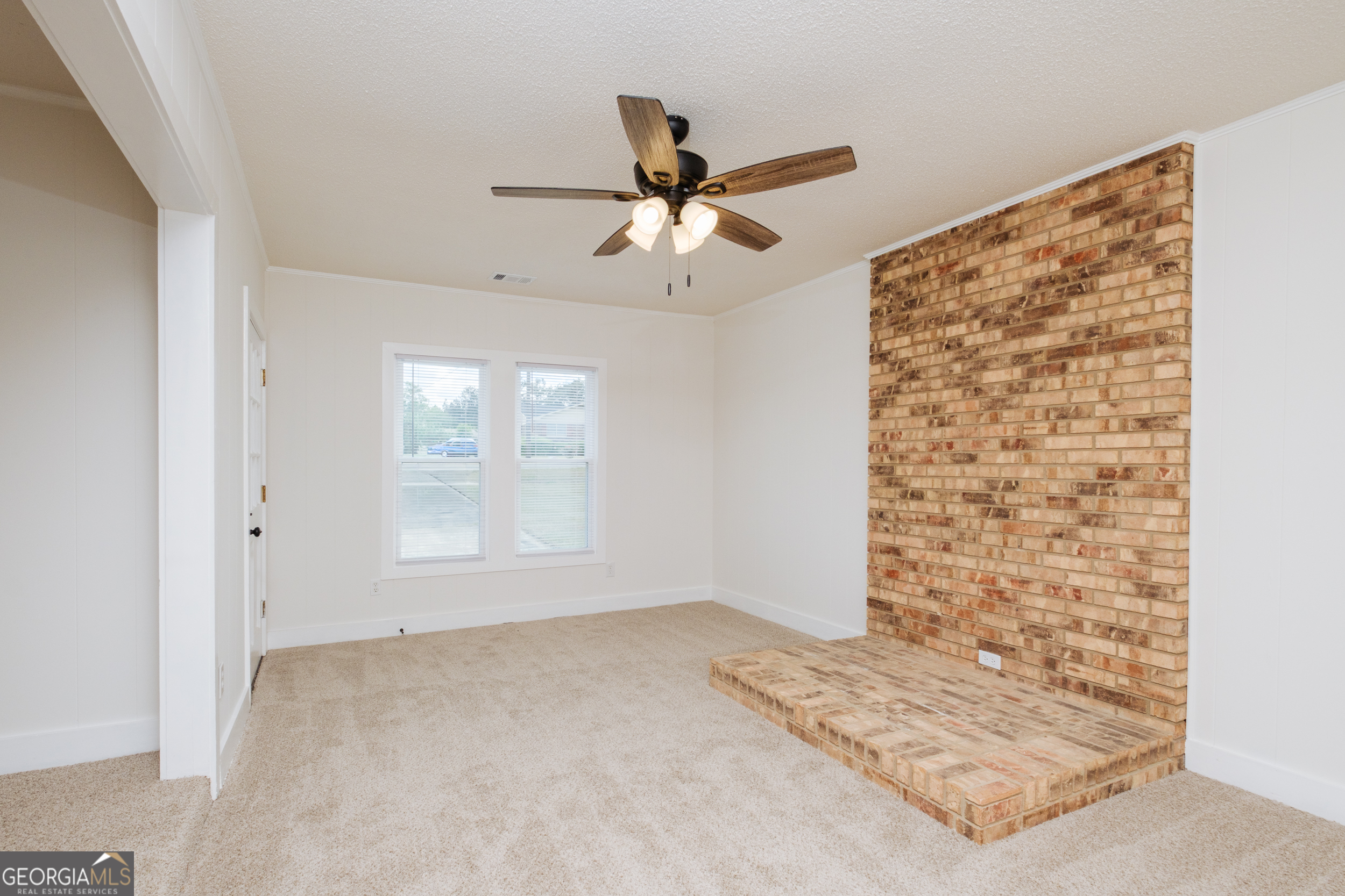 1806 North Maple Drive