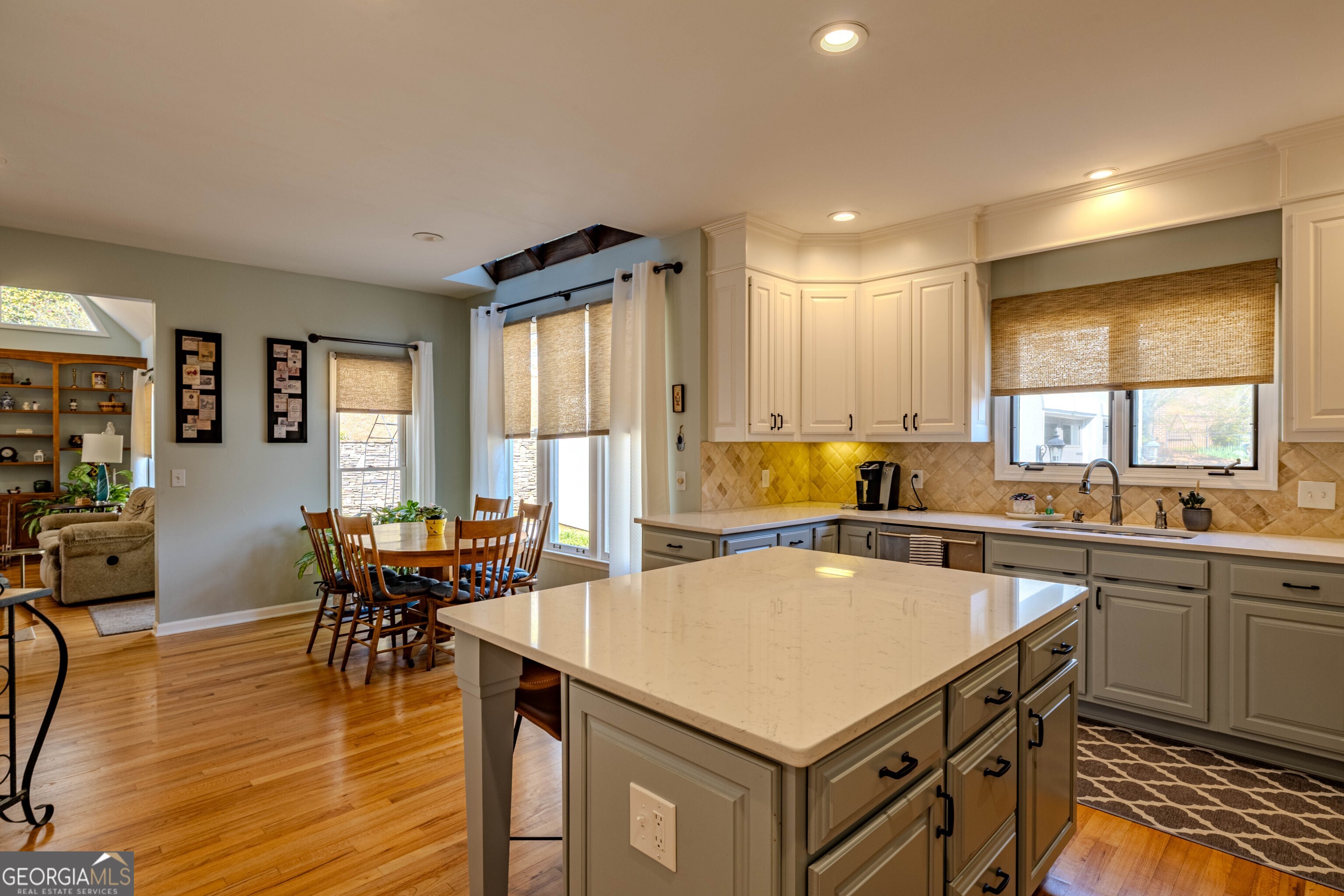 5 Pembroke LN