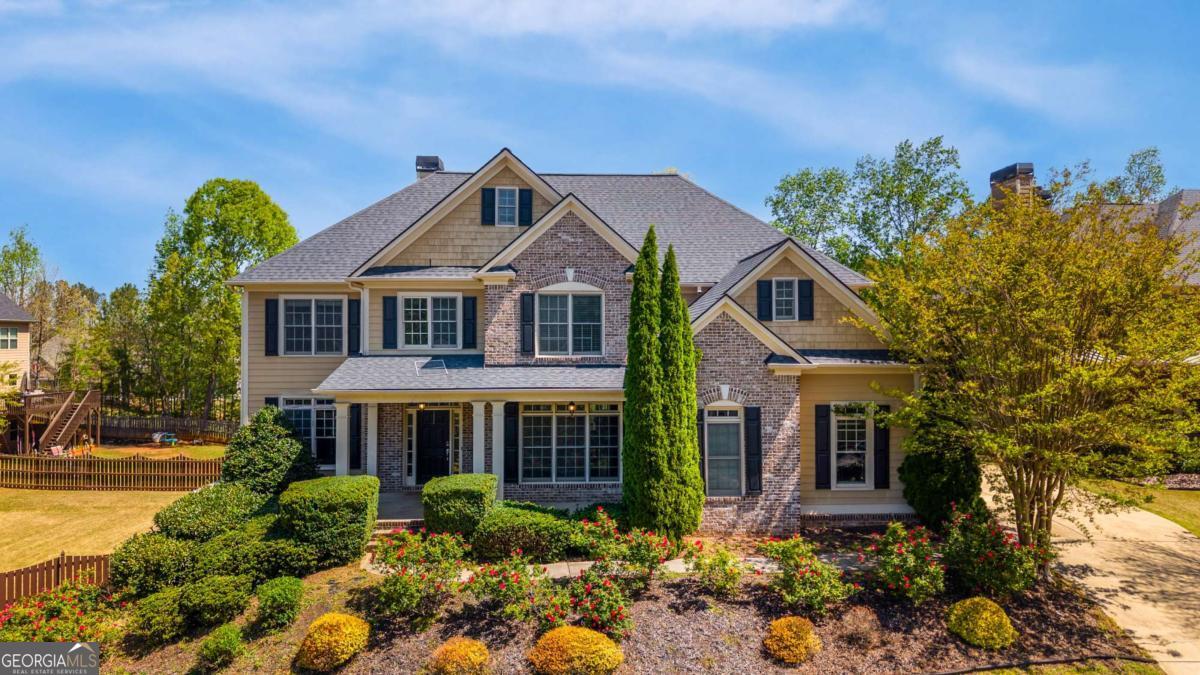271 Ivy Hall LN