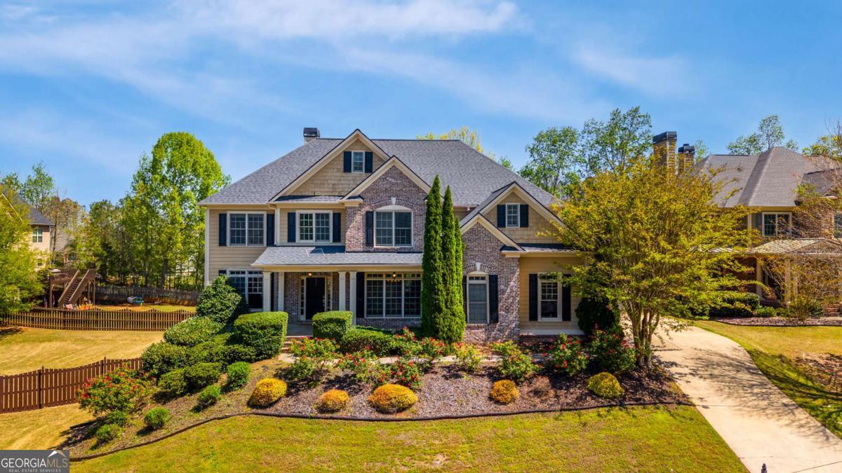 271 Ivy Hall LN
