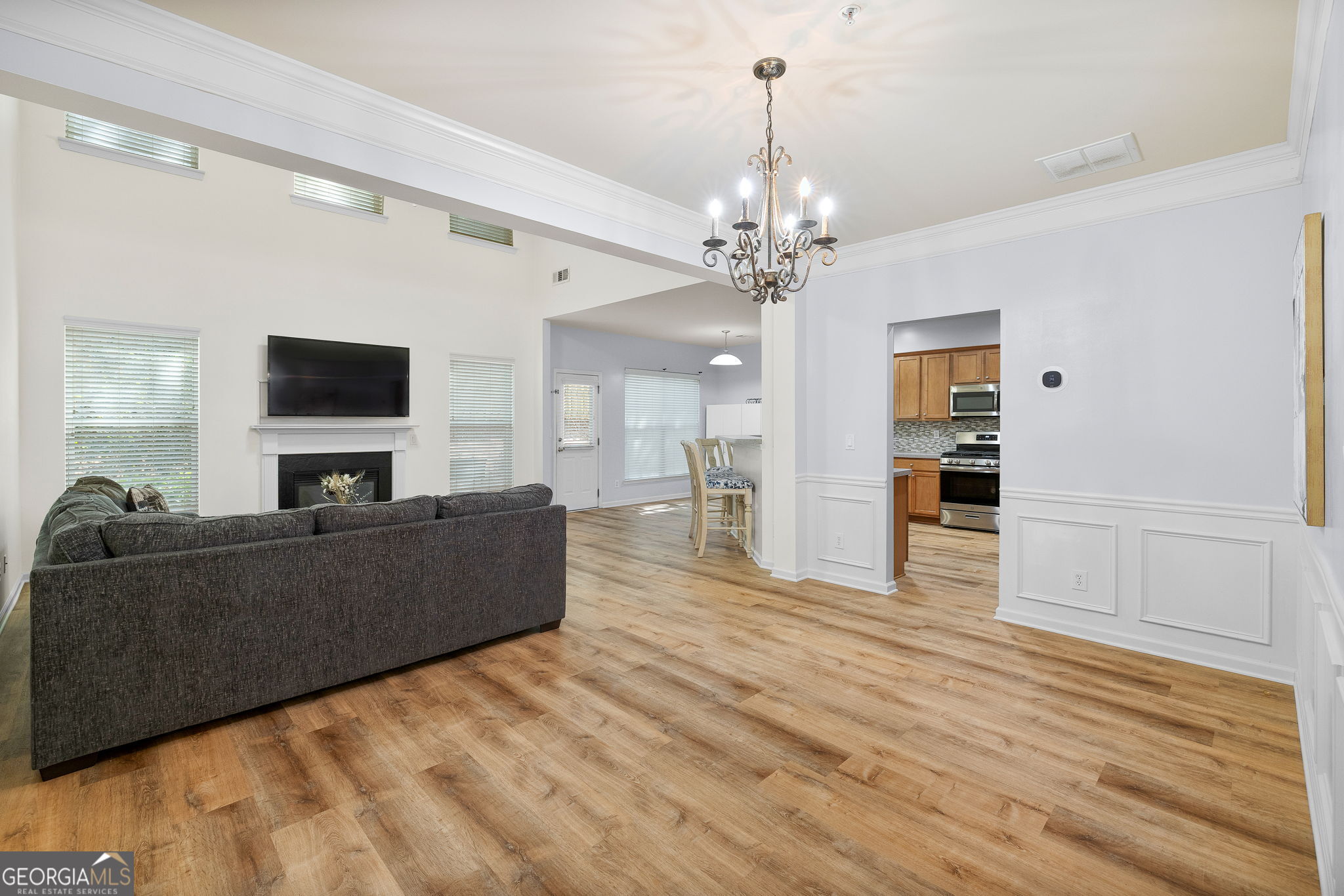 408 Mountain View LN