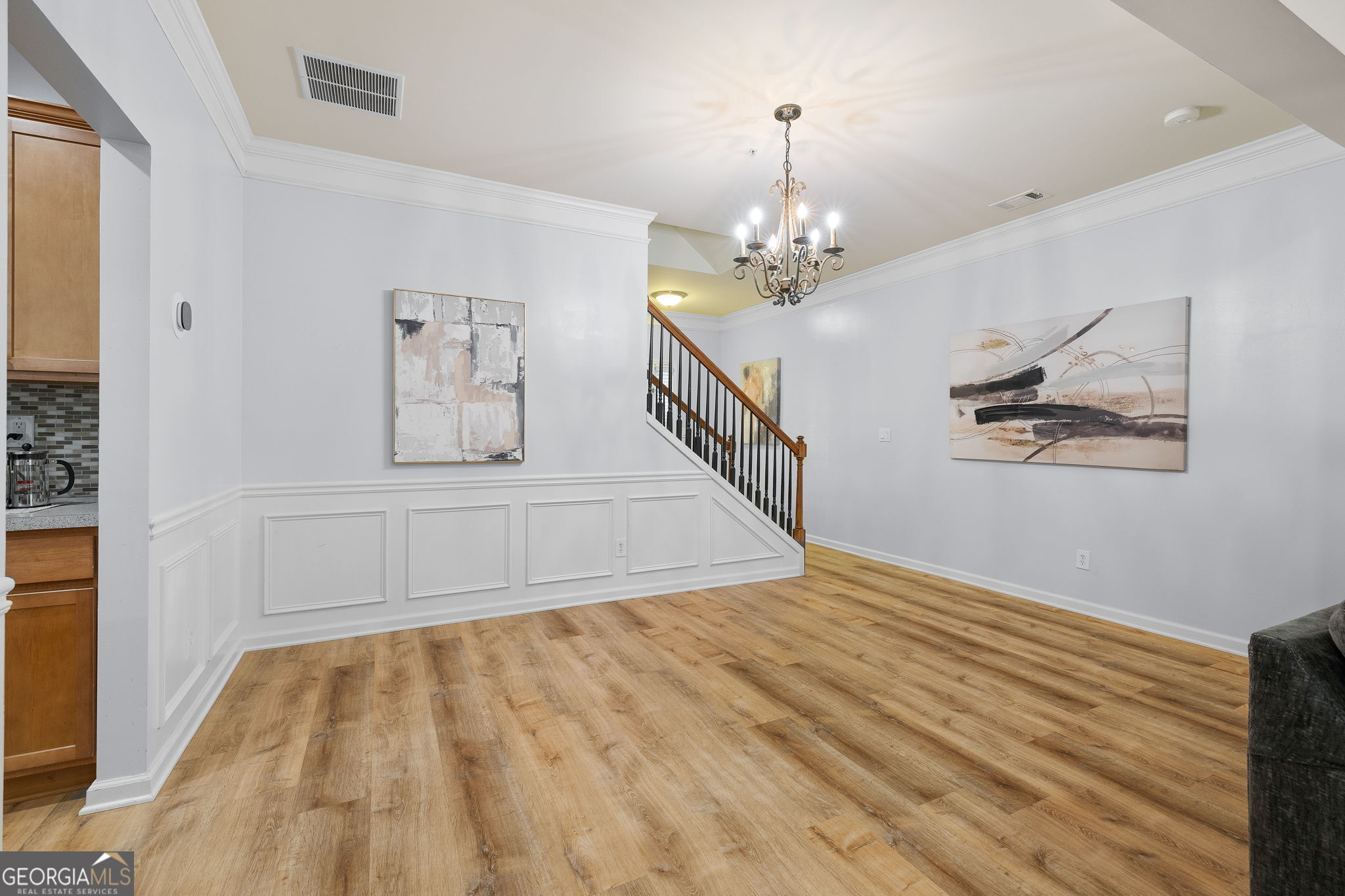 408 Mountain View LN