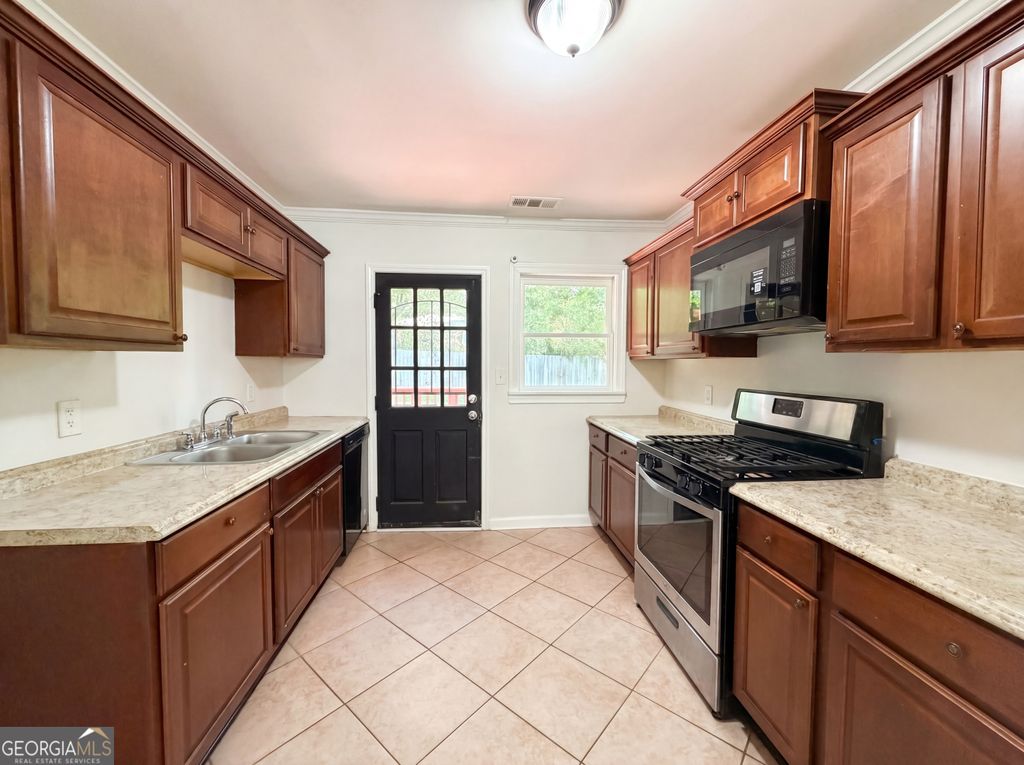 Photo of 1912 Oak Valley Road, Decatur, GA 30035 (MLS # 10771367)