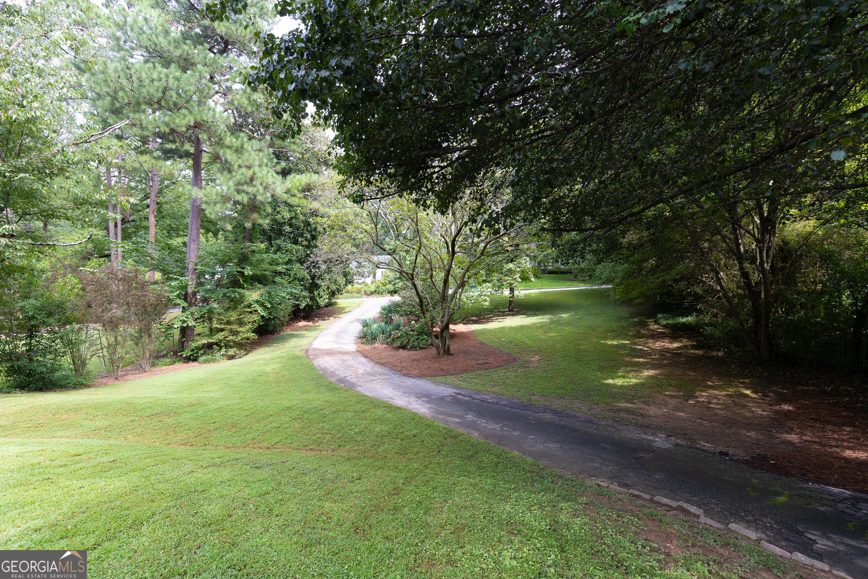 1311 Roxboro DR NE
