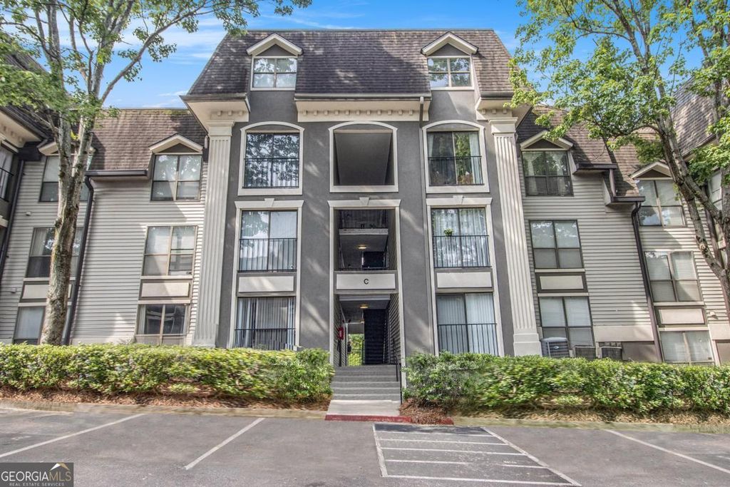 Photo of 2657 Lenox Road NE #38, Atlanta, GA 30324 (MLS # 10767079)