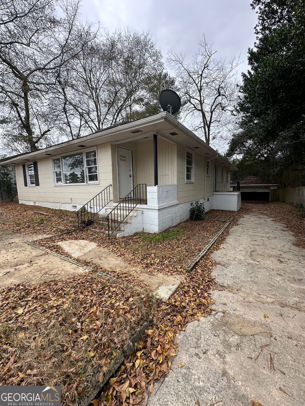Photo of 3349 Pio Nono Circle, Macon, GA 31206 (MLS # 10841620)