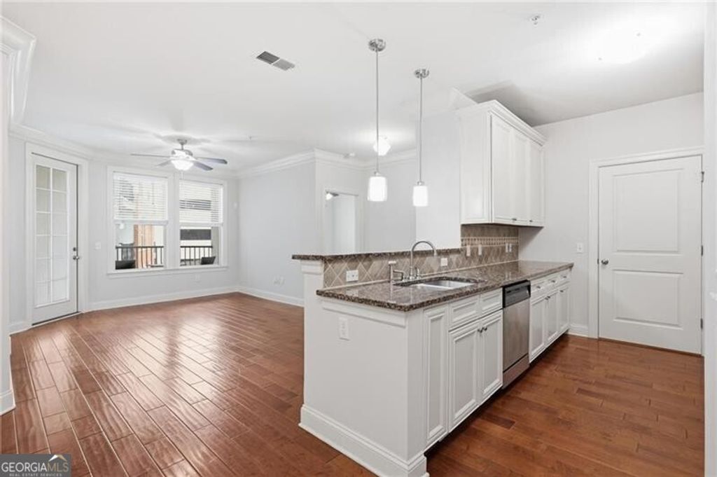 Photo of 901 Abernathy Road NE #3080, Atlanta, GA 30328 (MLS # 10714080)