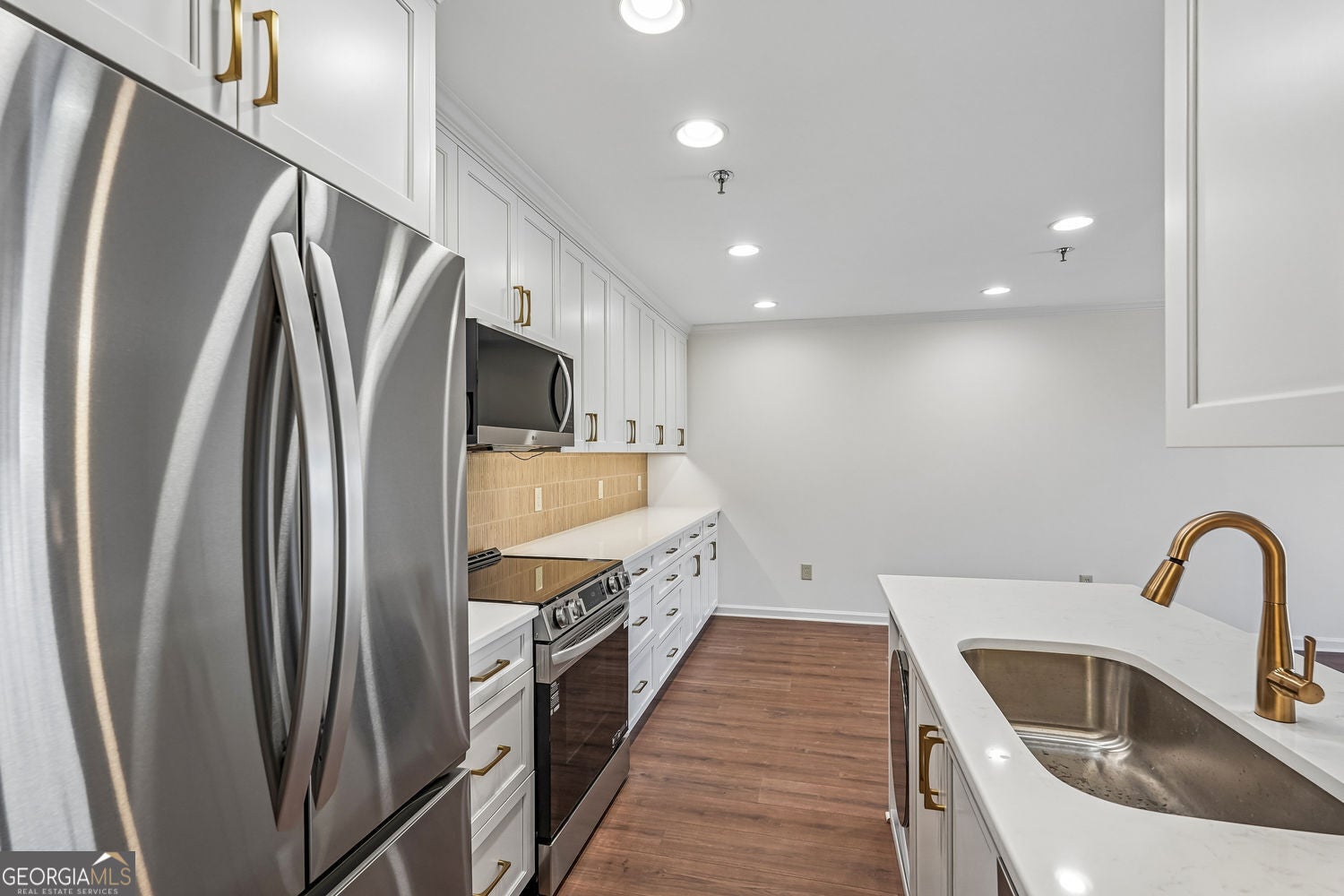 300 Johnson Ferry Rd, RD NE B-601
