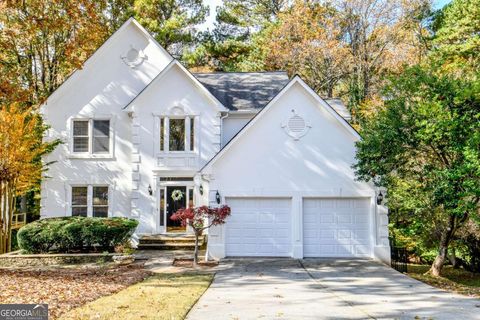 Photo of 1865 Oak Tree Hollow, Alpharetta, GA 30005 (MLS # 10670083)