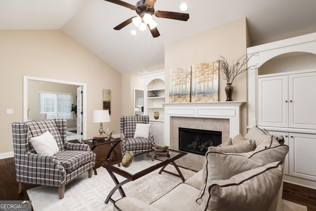 320 Brookhaven WALK