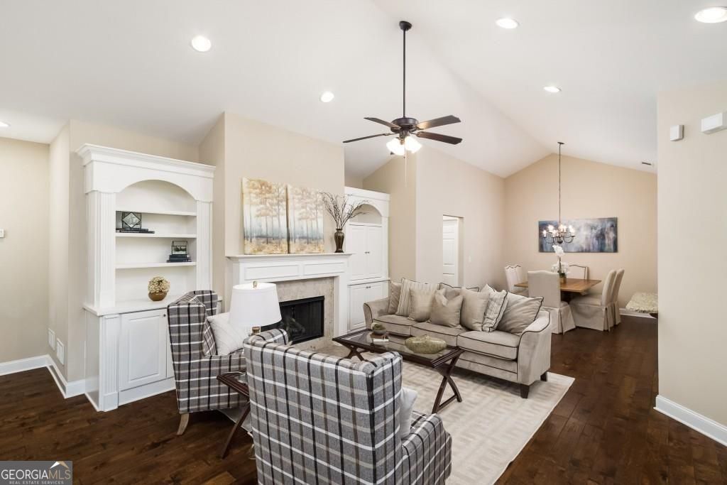 320 Brookhaven WALK