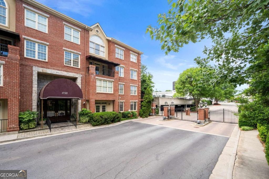 Photo of 1735 PEACHTREE Street NE #316, Atlanta, GA 30309 (MLS # 10676037)