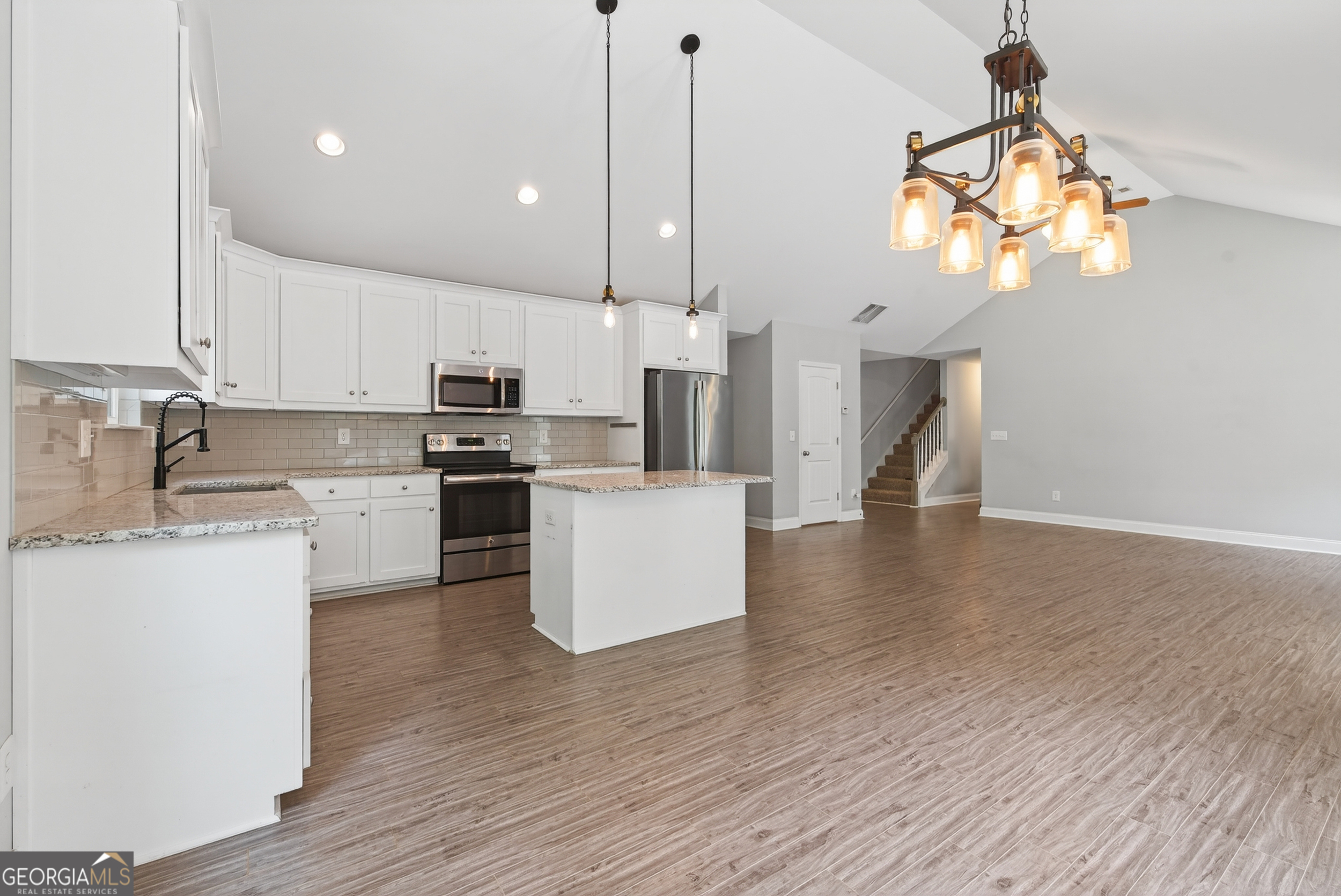 2565 Aaron CT