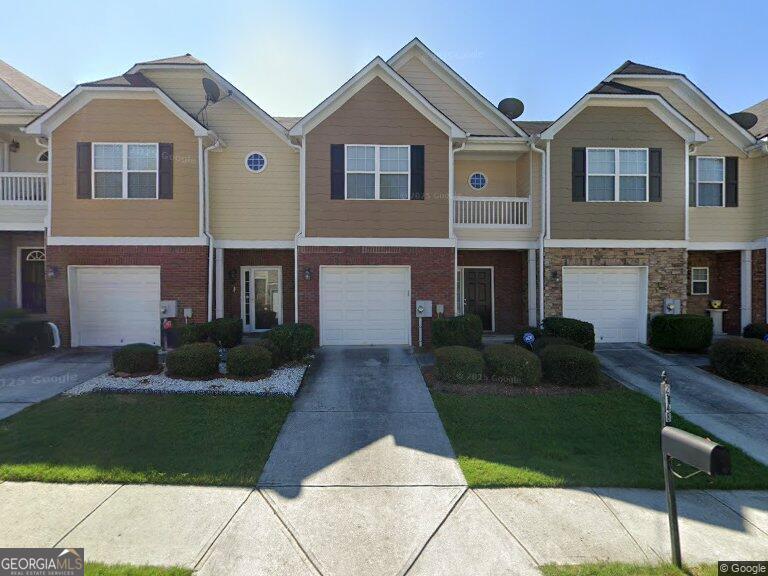 We have this home priced to sell! We just dropped the price to 250K! Come ready to buy your new home! Come in and check out this well-maintained roommate-style townhome in Lawrenceville. Kitchen upgrades! Newly shampooed and treated carpet! New roof loading also!!! My team and I will also pay for your home warranty from 2-1 home warranty if you need a buyer's agent and hire me! My lending partners also have special financing available for qualified buyers: 100% FHA financing available for qualified buyers! Lender credit towards closing costs! We will work with you if you want to qualify for an FHA assumption for qualified buyers! (less 4% interest rate) We will also pay for your appraisal if you qualify and work with our lending partner.