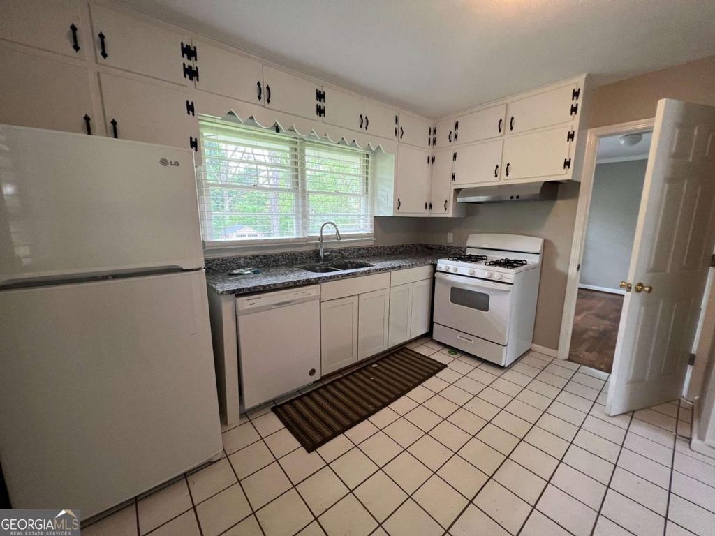 Photo of 1369 Longview Drive, Gainesville, GA 30501 (MLS # 10678295)