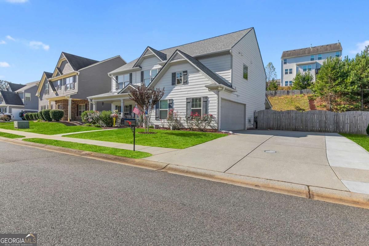 226 Creek View LN