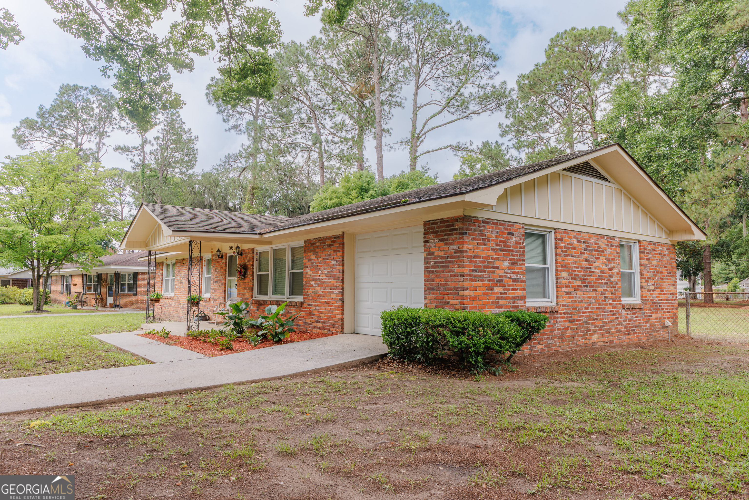 503 Dyches DR