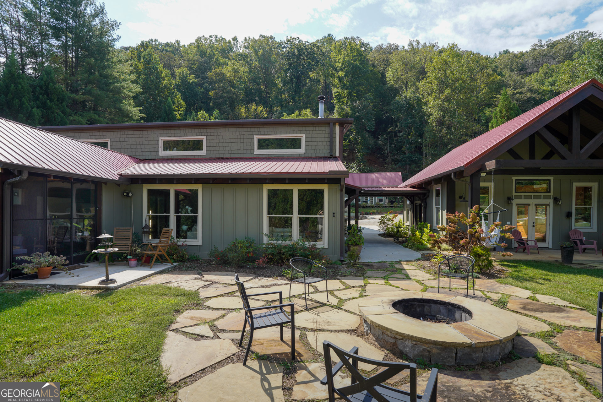 141 Flying Ranch DR