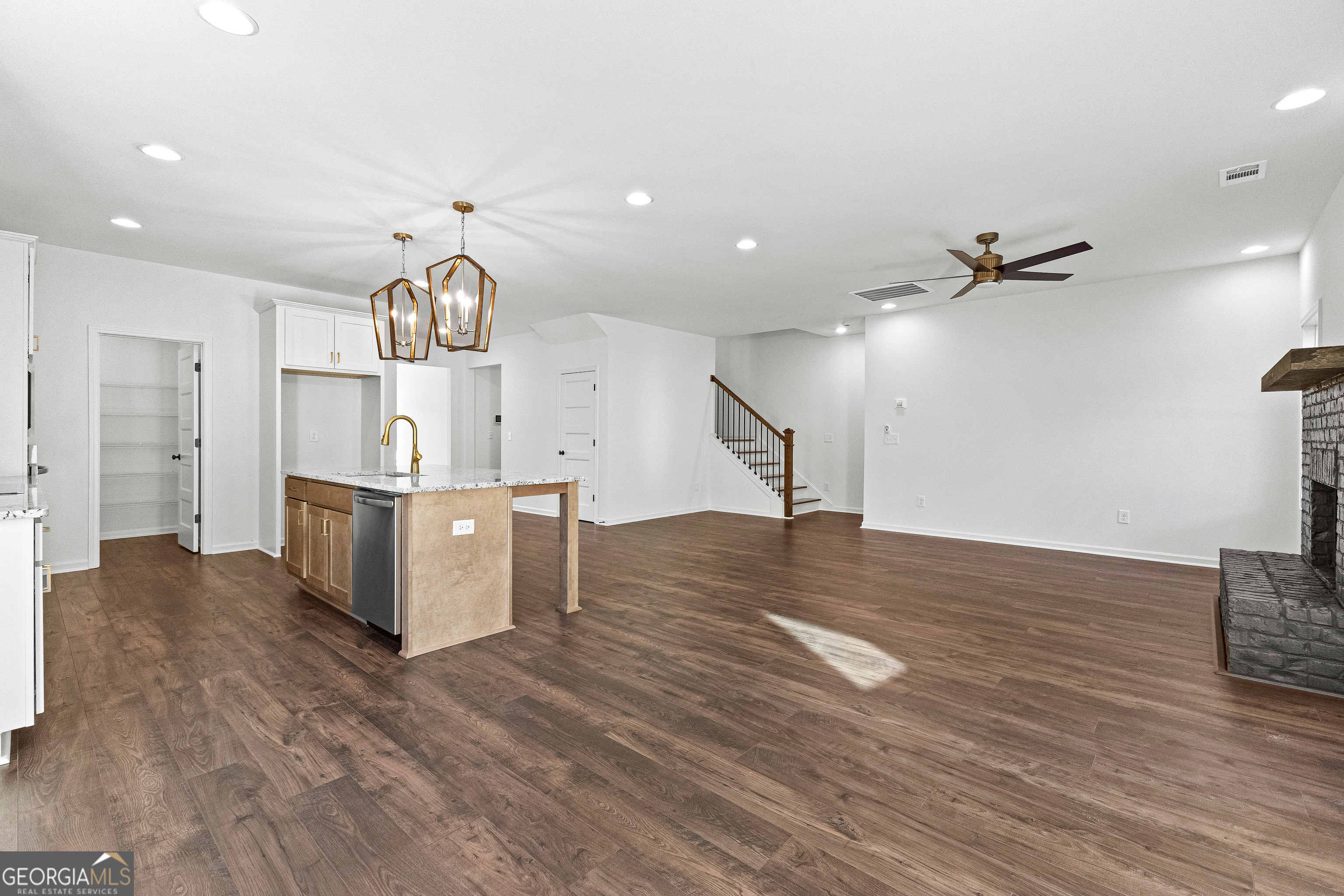 Senoia, Georgia 30276, United States, 4 Bedrooms Bedrooms, ,3 BathroomsBathrooms,Residential,Active,183812