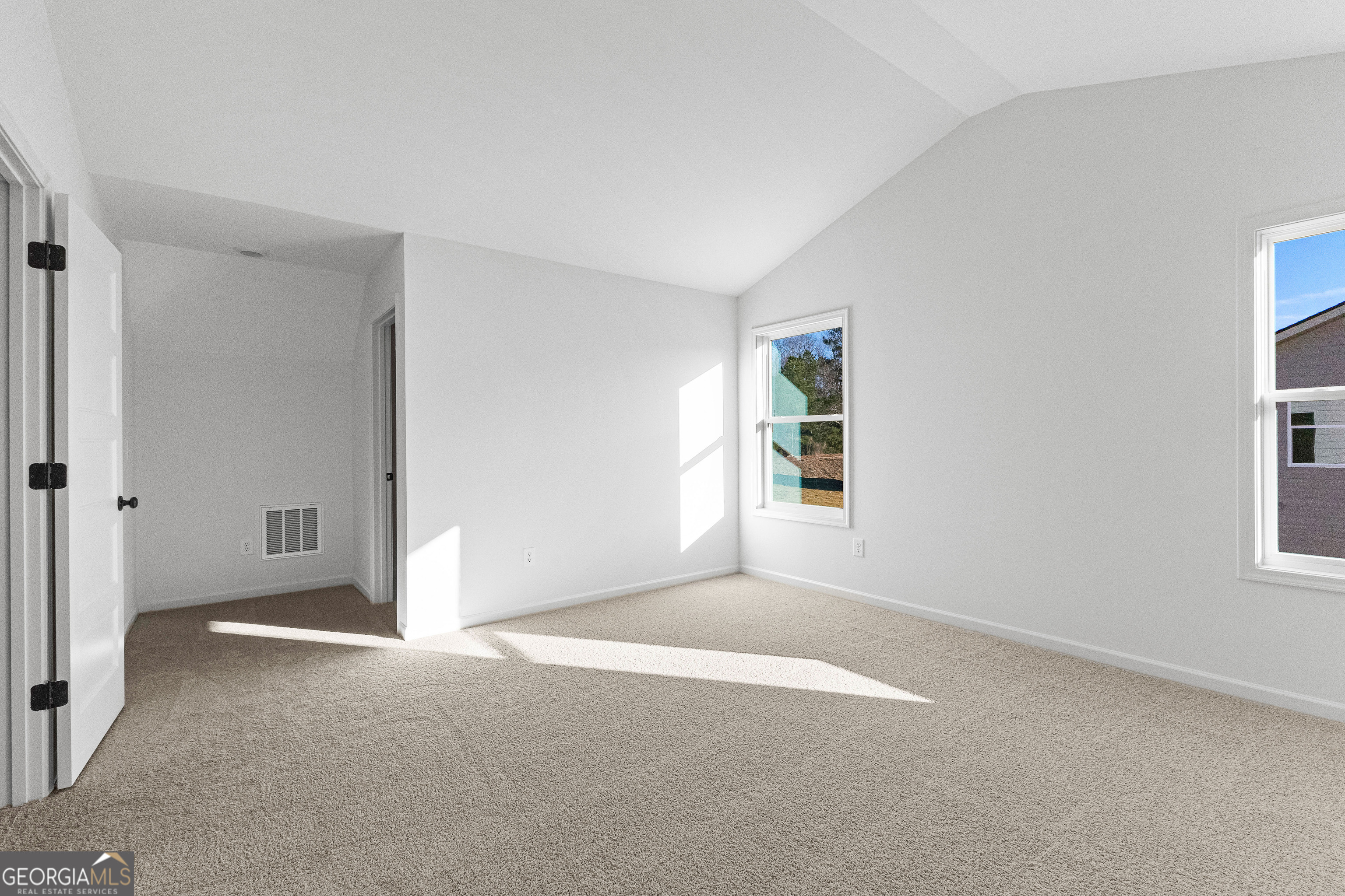 Senoia, Georgia 30276, United States, 4 Bedrooms Bedrooms, ,3 BathroomsBathrooms,Residential,Active,183812