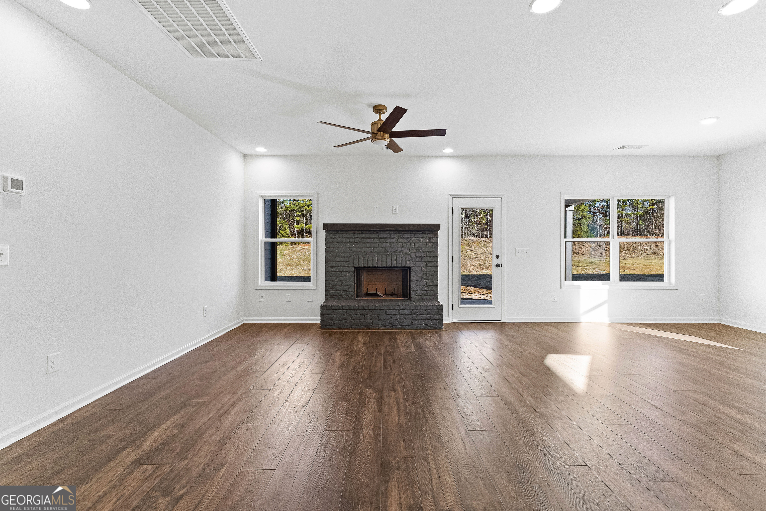 Senoia, Georgia 30276, United States, 4 Bedrooms Bedrooms, ,3 BathroomsBathrooms,Residential,Active,183812