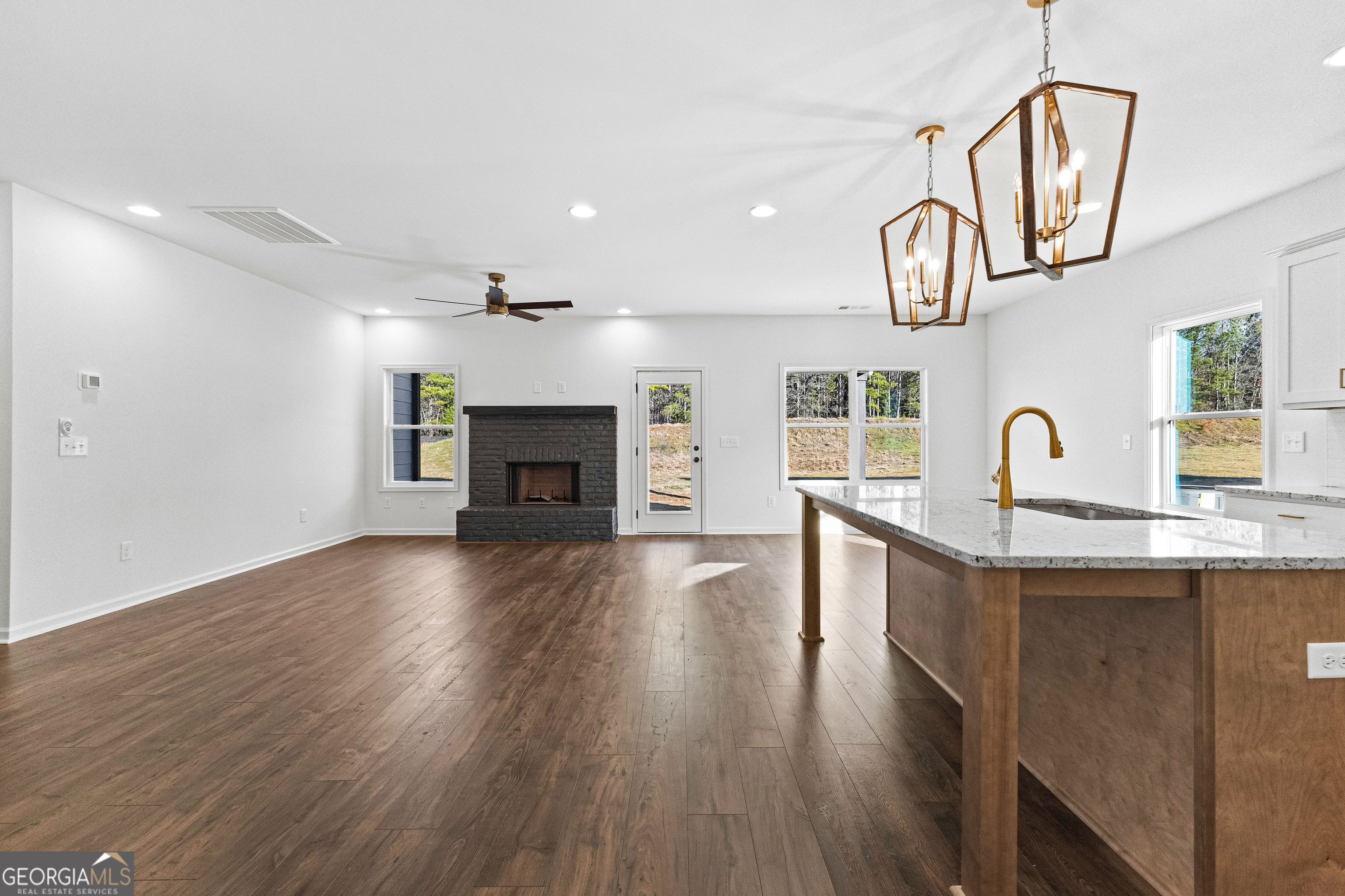 Senoia, Georgia 30276, United States, 4 Bedrooms Bedrooms, ,3 BathroomsBathrooms,Residential,Active,183812