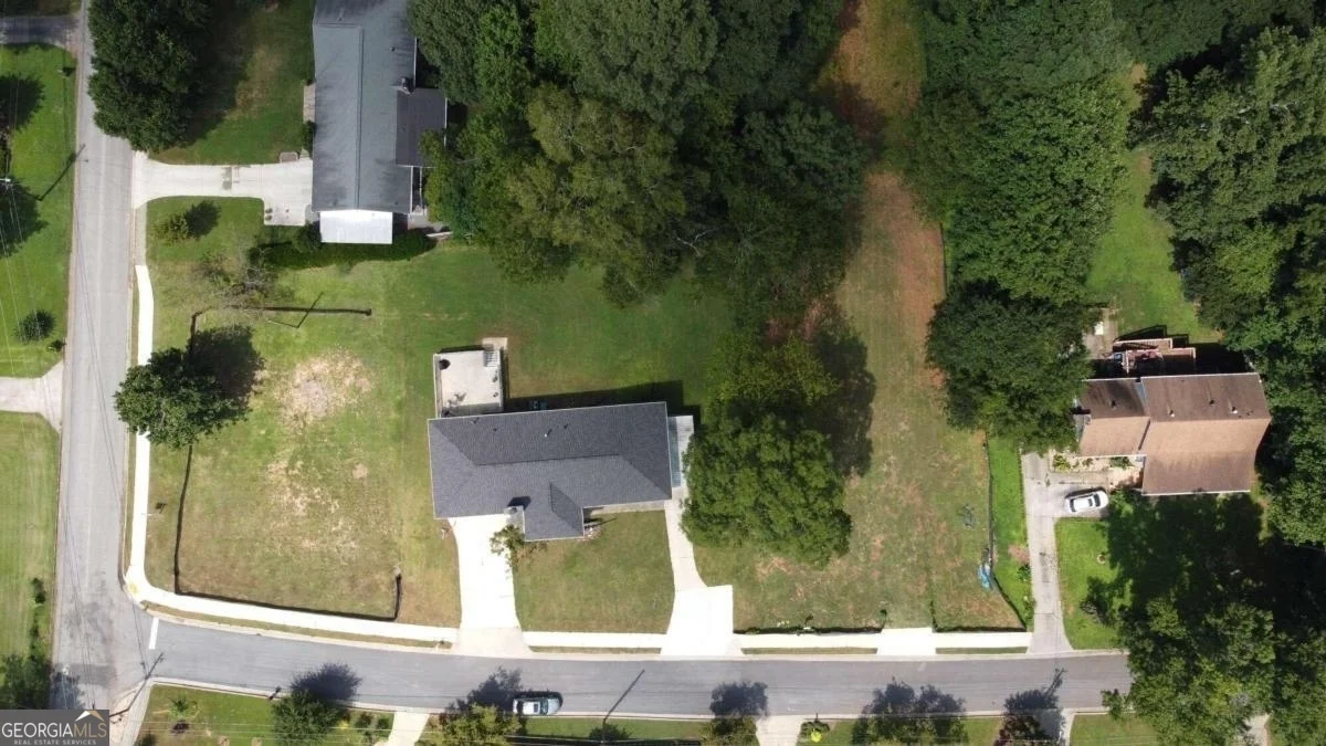576 N Thomas Lane