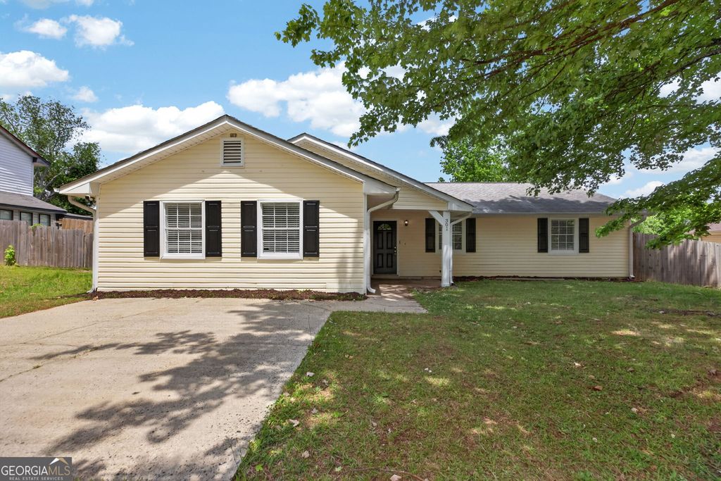 Photo of 301 Deerfield Drive, Jonesboro, GA 30238 (MLS # 10755938)