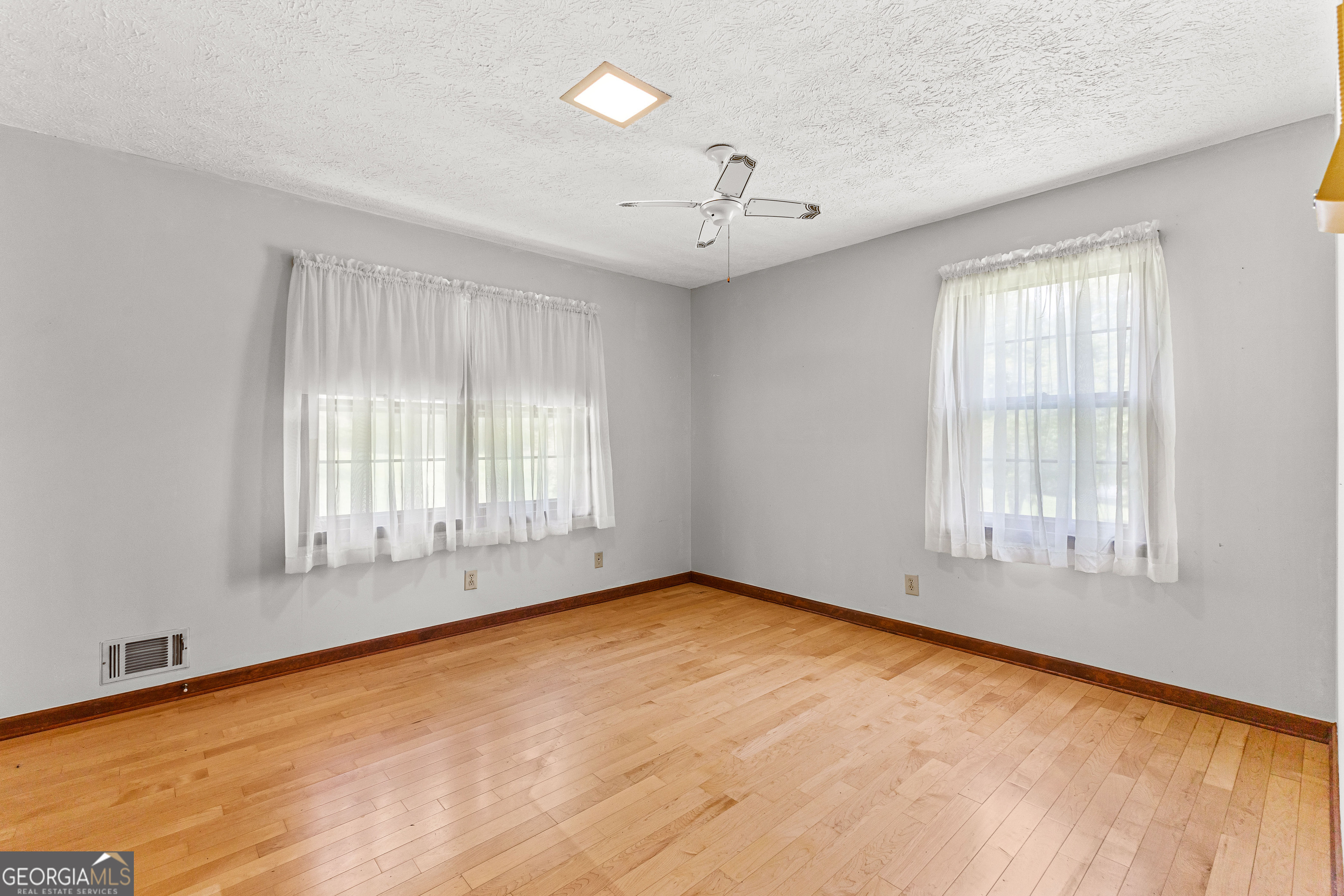 Fayetteville, Georgia 30215, United States, 3 Bedrooms Bedrooms, ,2 BathroomsBathrooms,Residential,Pending,159047