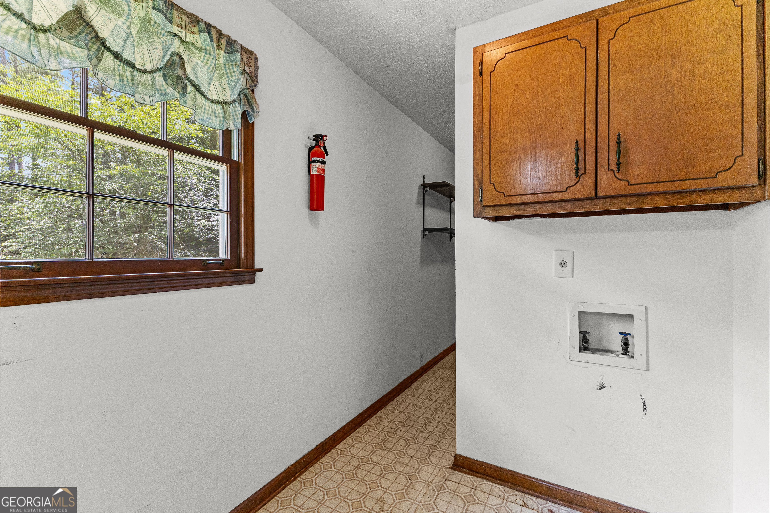 Fayetteville, Georgia 30215, United States, 3 Bedrooms Bedrooms, ,2 BathroomsBathrooms,Residential,Pending,159047