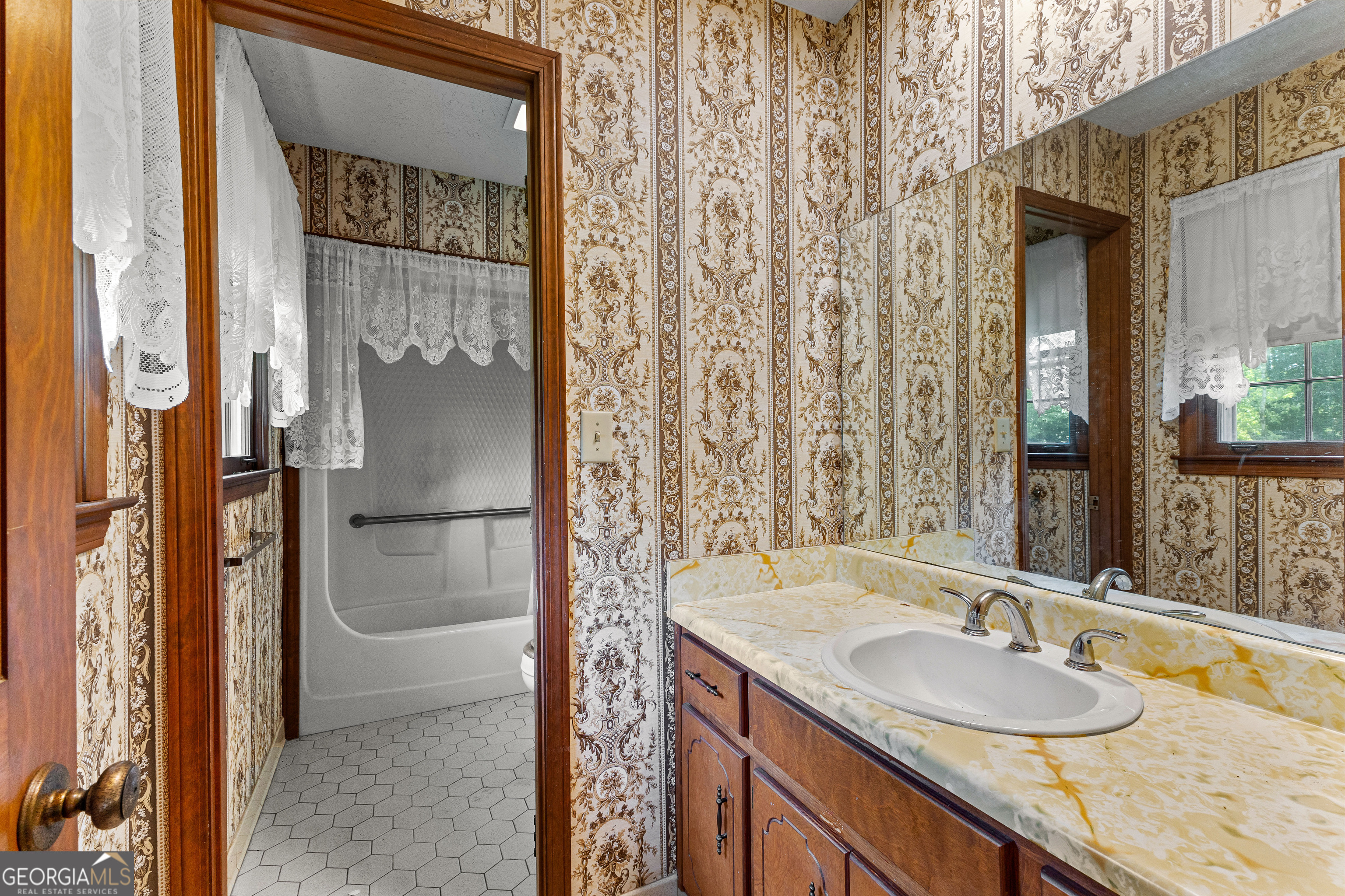 Fayetteville, Georgia 30215, United States, 3 Bedrooms Bedrooms, ,2 BathroomsBathrooms,Residential,Pending,159047