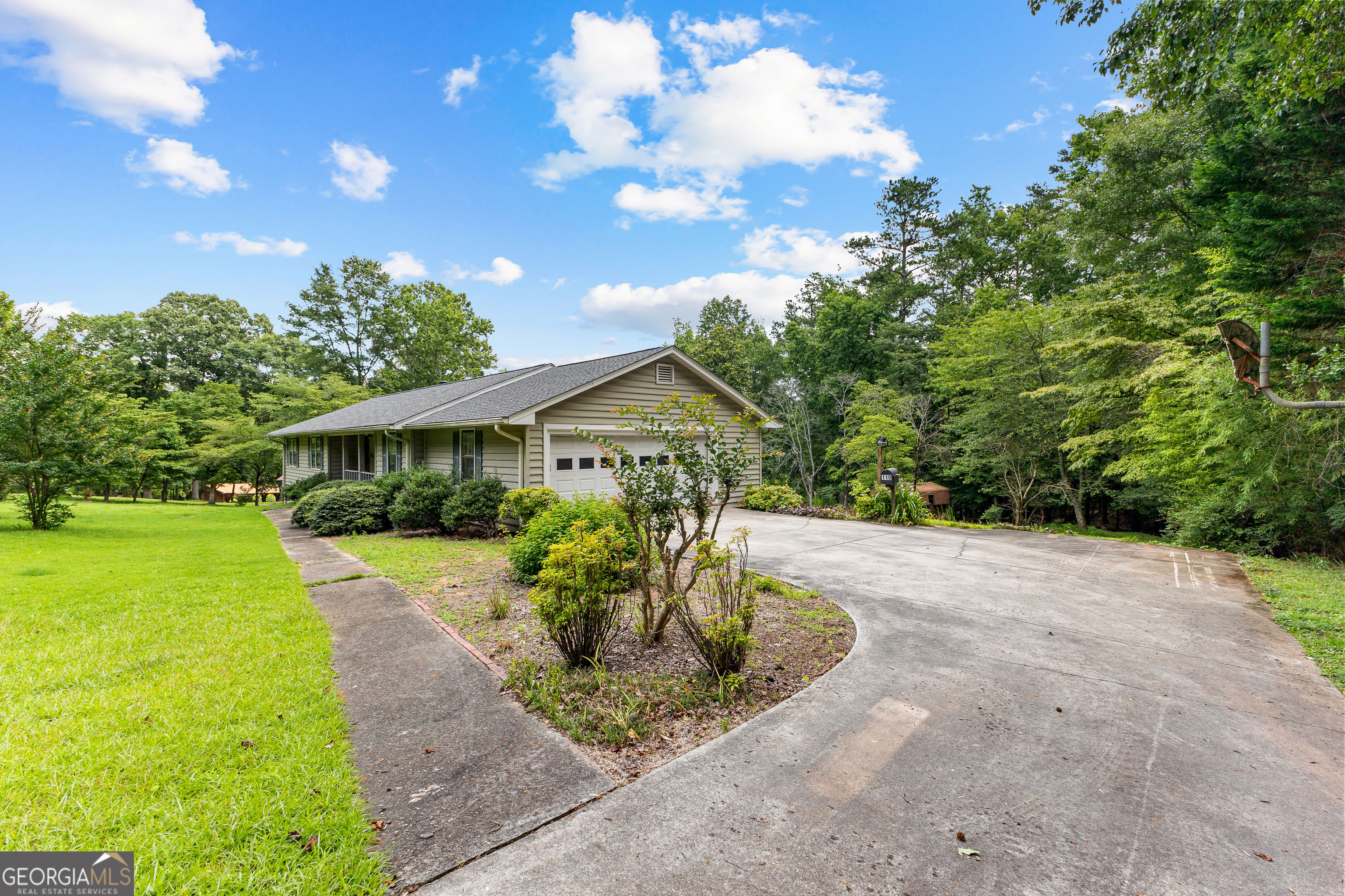 Fayetteville, Georgia 30215, United States, 3 Bedrooms Bedrooms, ,2 BathroomsBathrooms,Residential,Pending,159047