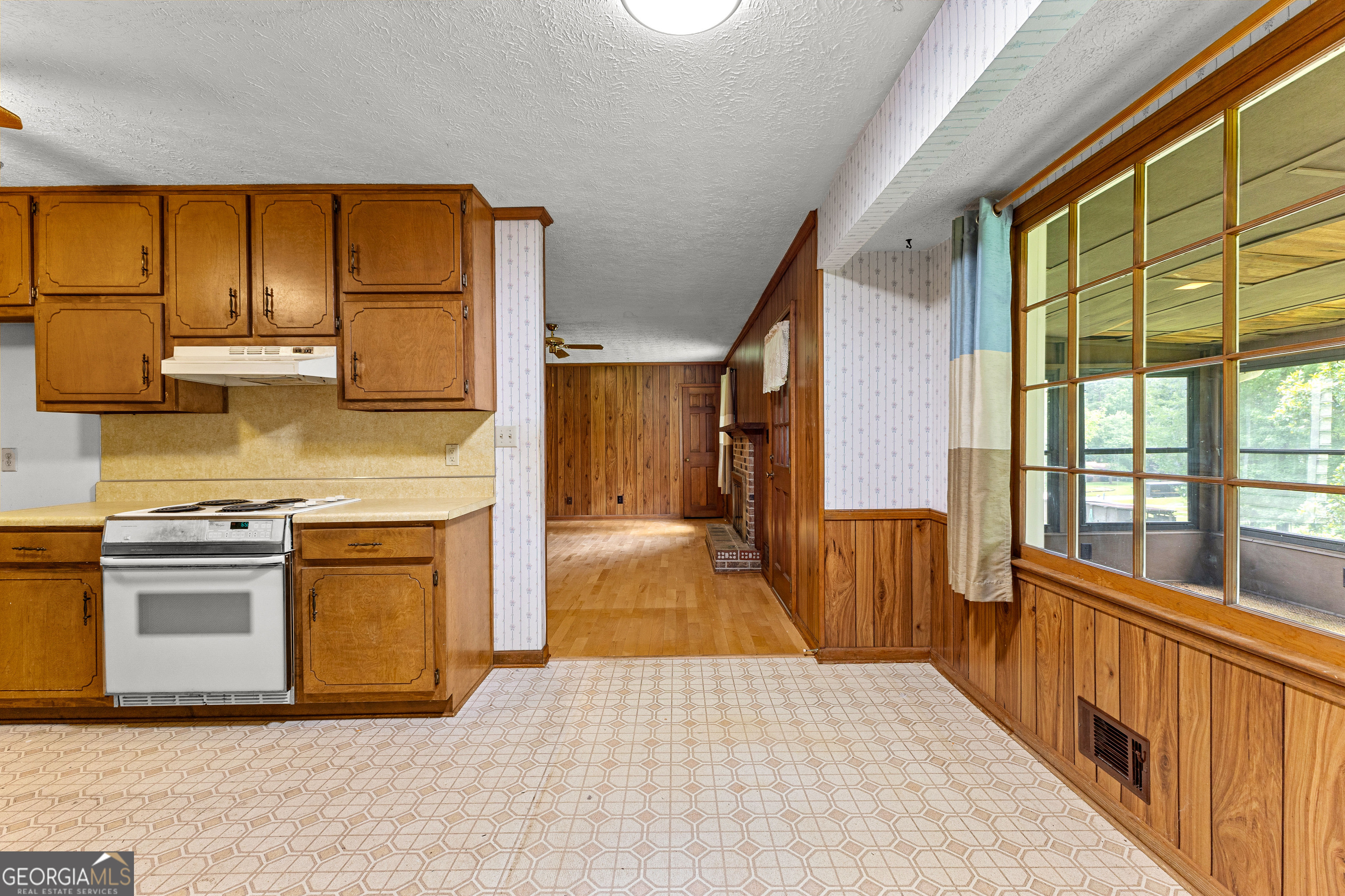 Fayetteville, Georgia 30215, United States, 3 Bedrooms Bedrooms, ,2 BathroomsBathrooms,Residential,Pending,159047